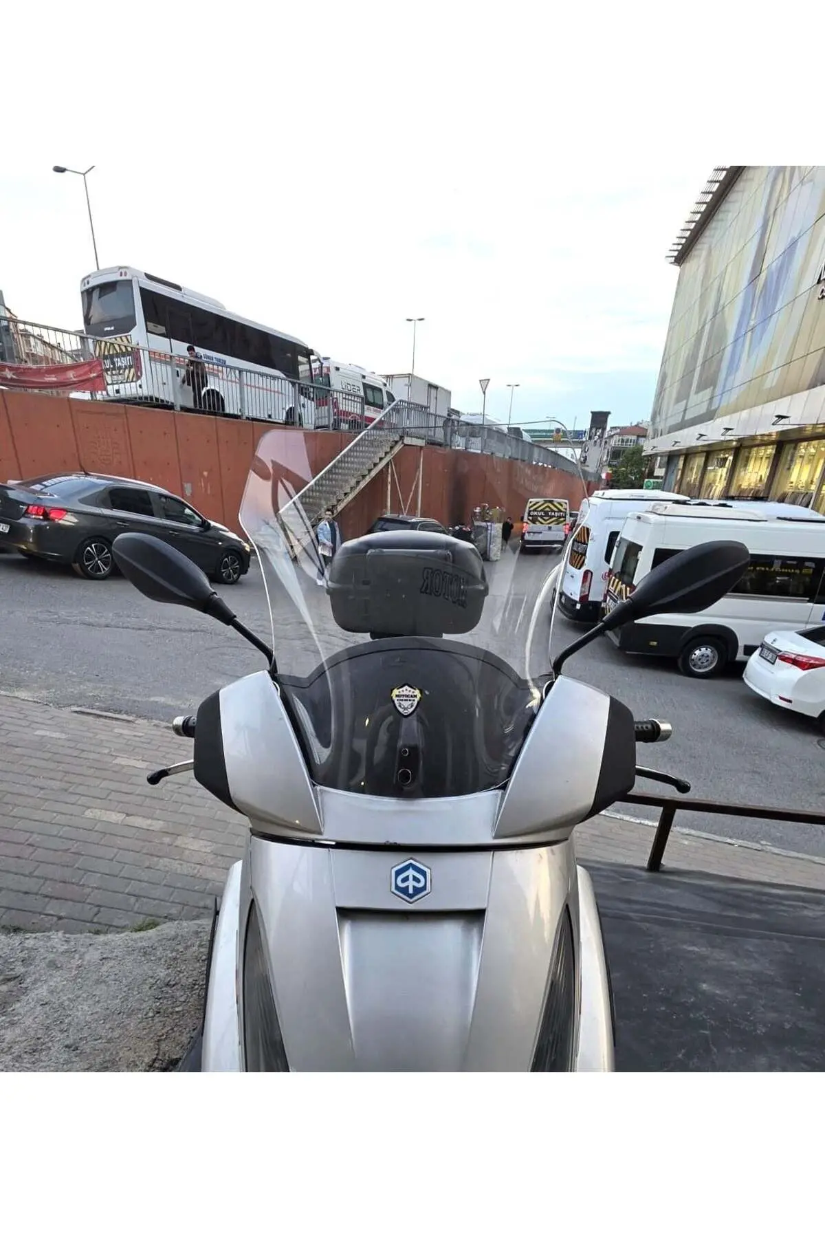 Piaggio X7 Ön Cam 2007-2012 Model 43cm Şeffaf Renkli 4mm