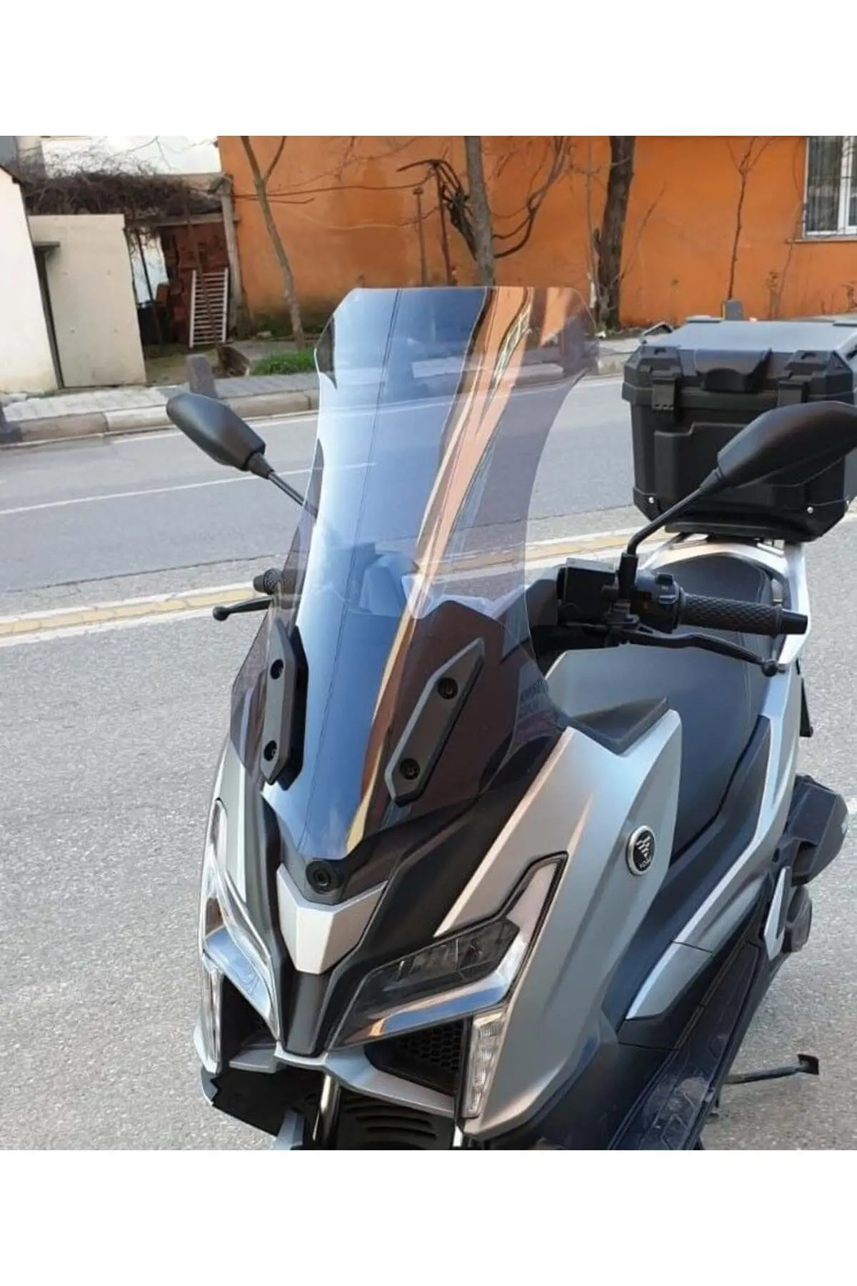 Voge SR1 Ön Cam 2023-2026 Model 72cm Füme Renkli 4mm UZUN