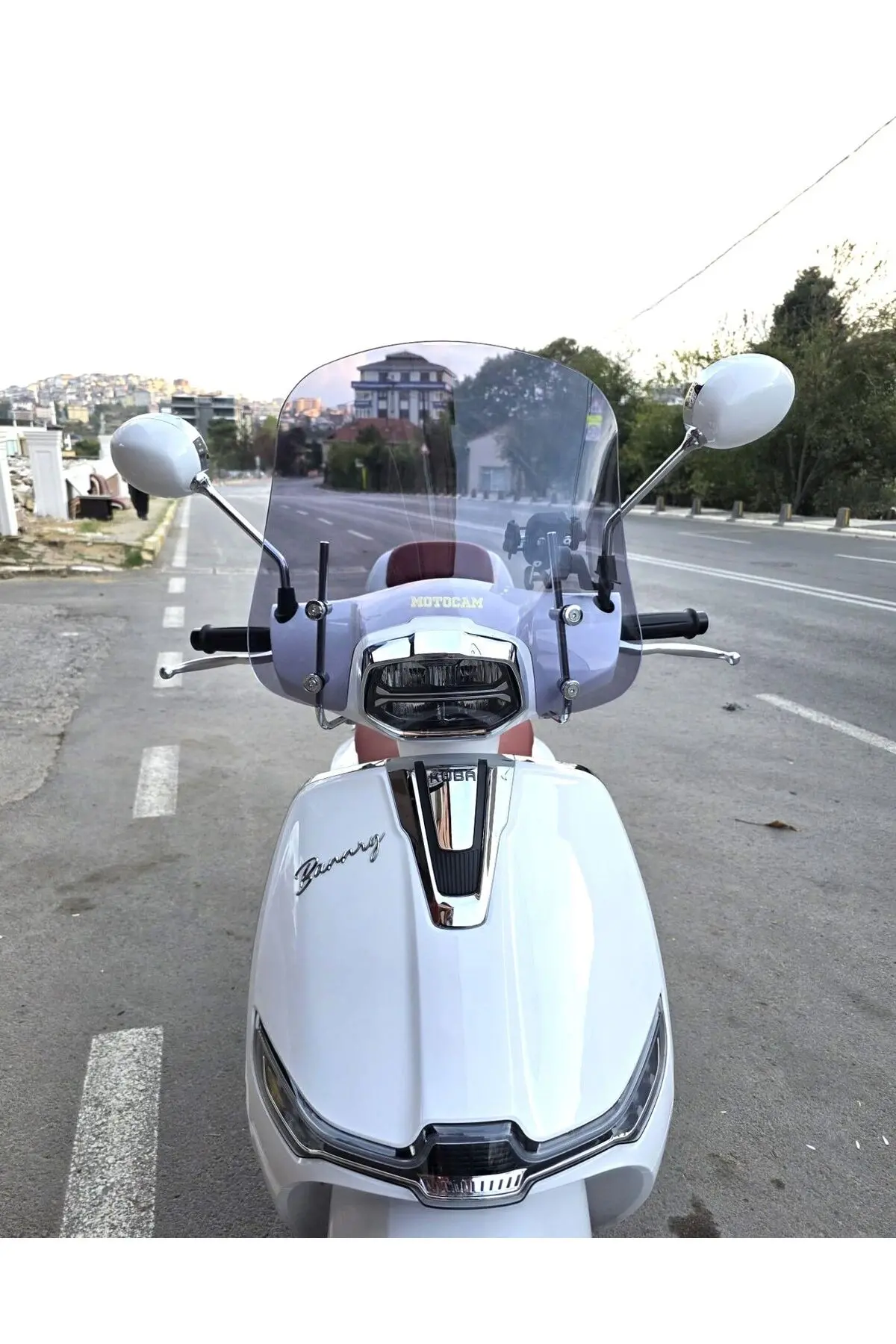 Küba Bannry Ön Cam 2024-2026 Model 43cm Füme Renkli 4mm APARATSIZ