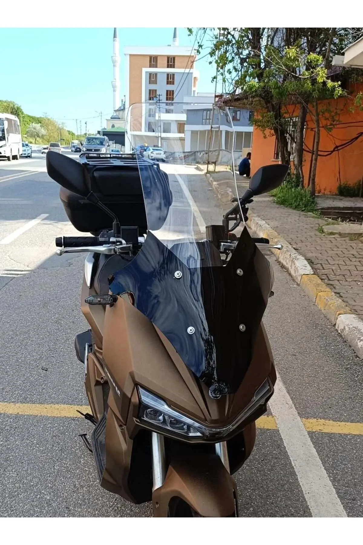Yuki Adventure 150 Ön Cam 2023-2026 Model 78cm Şeffaf Renkli 4mm UZUN
