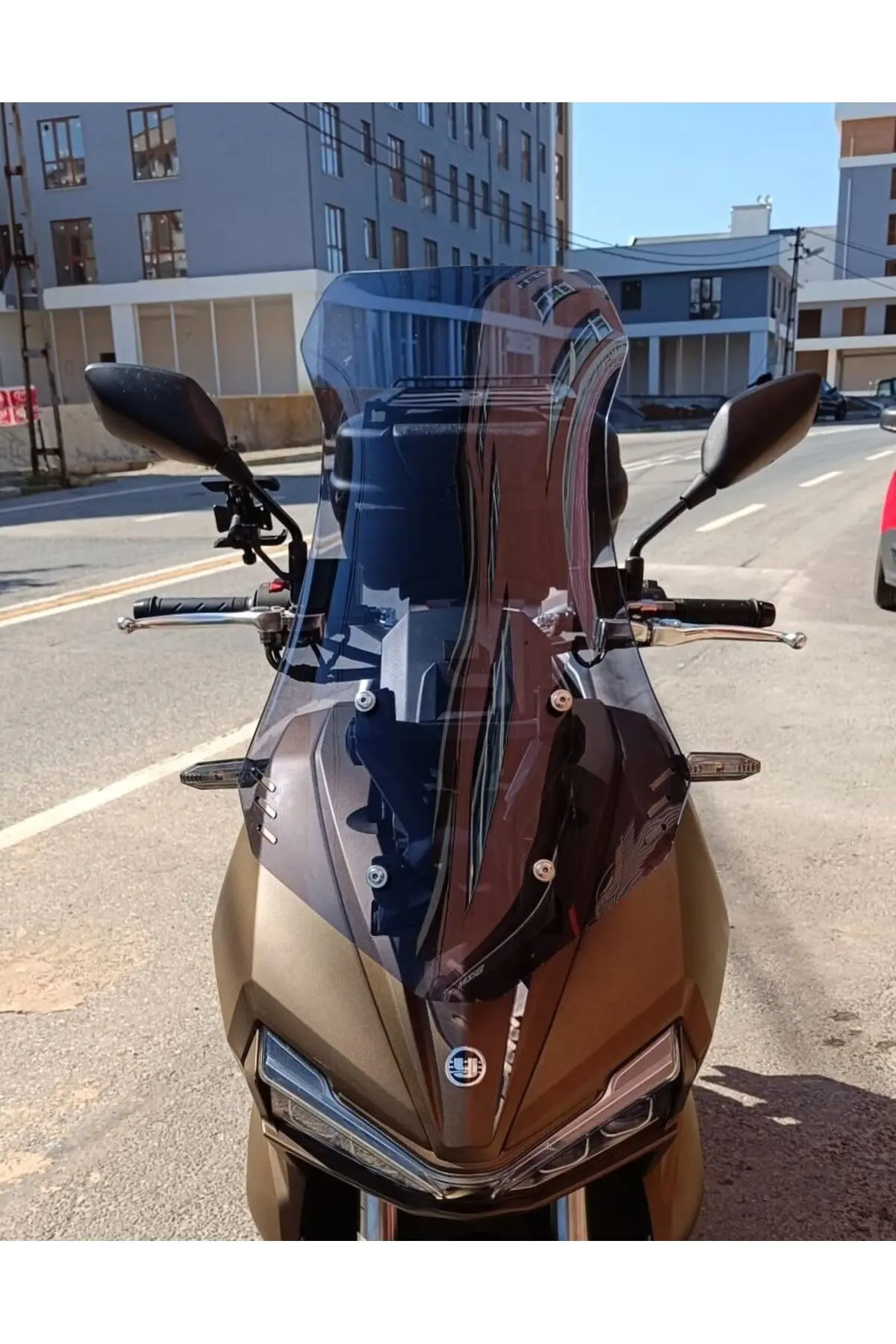 Yuki Adventure 150 Ön Cam 2023-2026 Model 75cm Füme Renkli 4mm UZUN