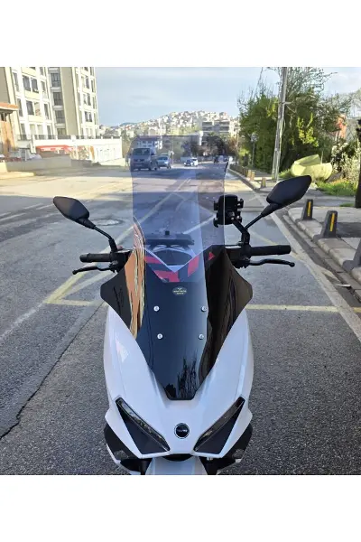 RKS Veloce Ön Cam 2023-2026 Model 43cm Füme Renkli 4mm SPORTİF