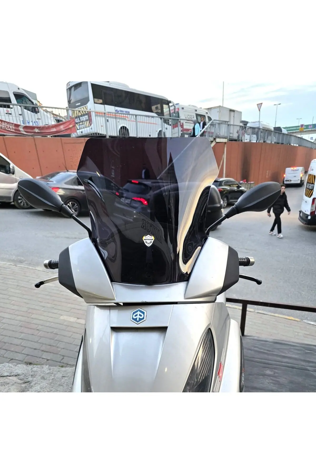 Piaggio X7 Ön Cam 2007-2012 Model 43cm Siyah Renkli 4mm