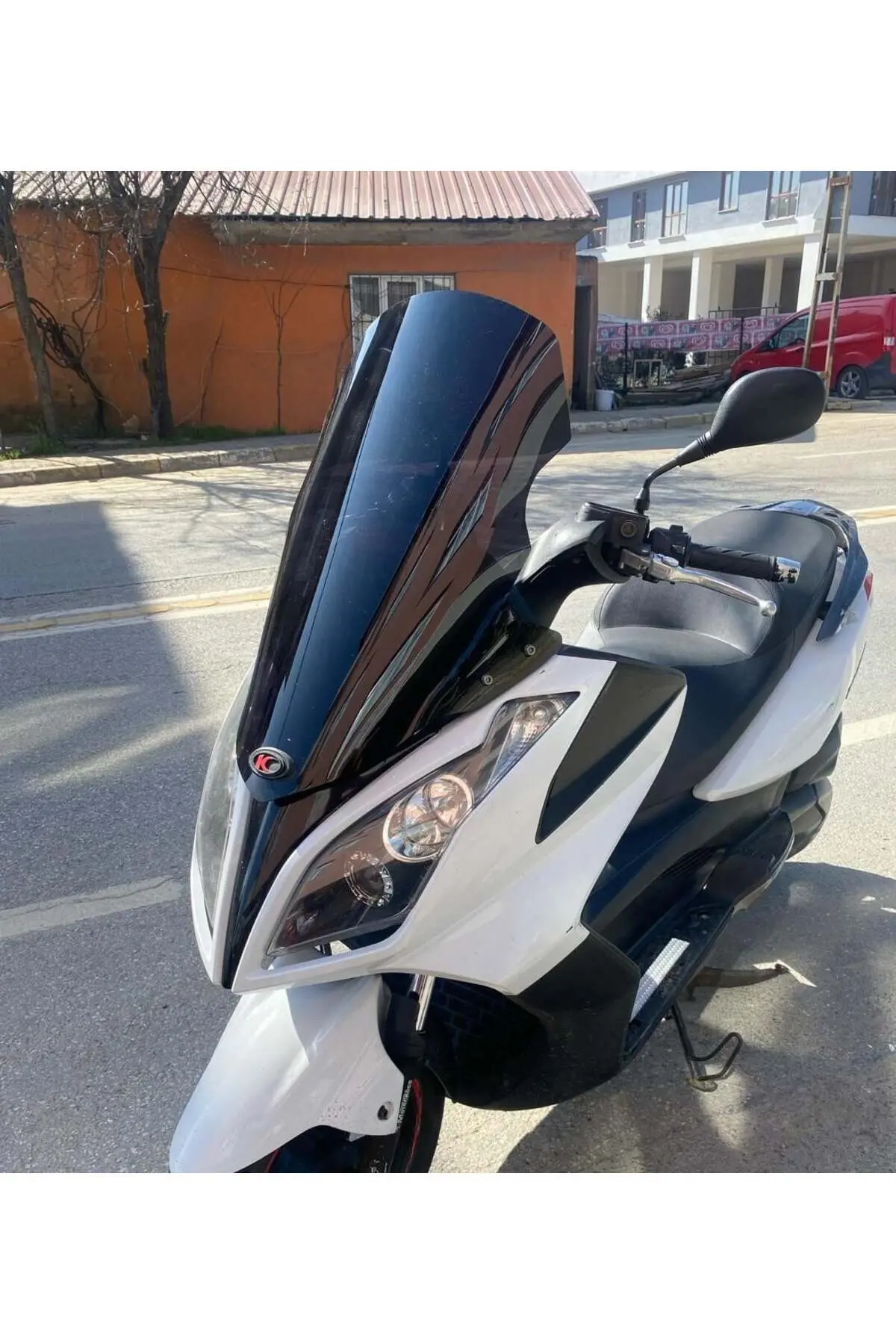 Kymco Downtown 300i Ön Cam 2009-2017 Model 67cm Siyah Renkli 4mm
