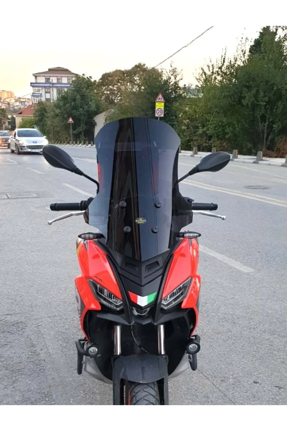 Aprilia SR GT 200 Ön Cam 2021-2026 Model 58cm Siyah Renkli 4mm