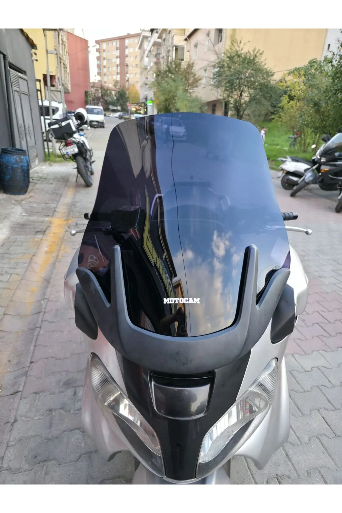 Suzuki Burgman 650 Ön Cam 2001-2004 Model 60cm Siyah Renkli 4mm