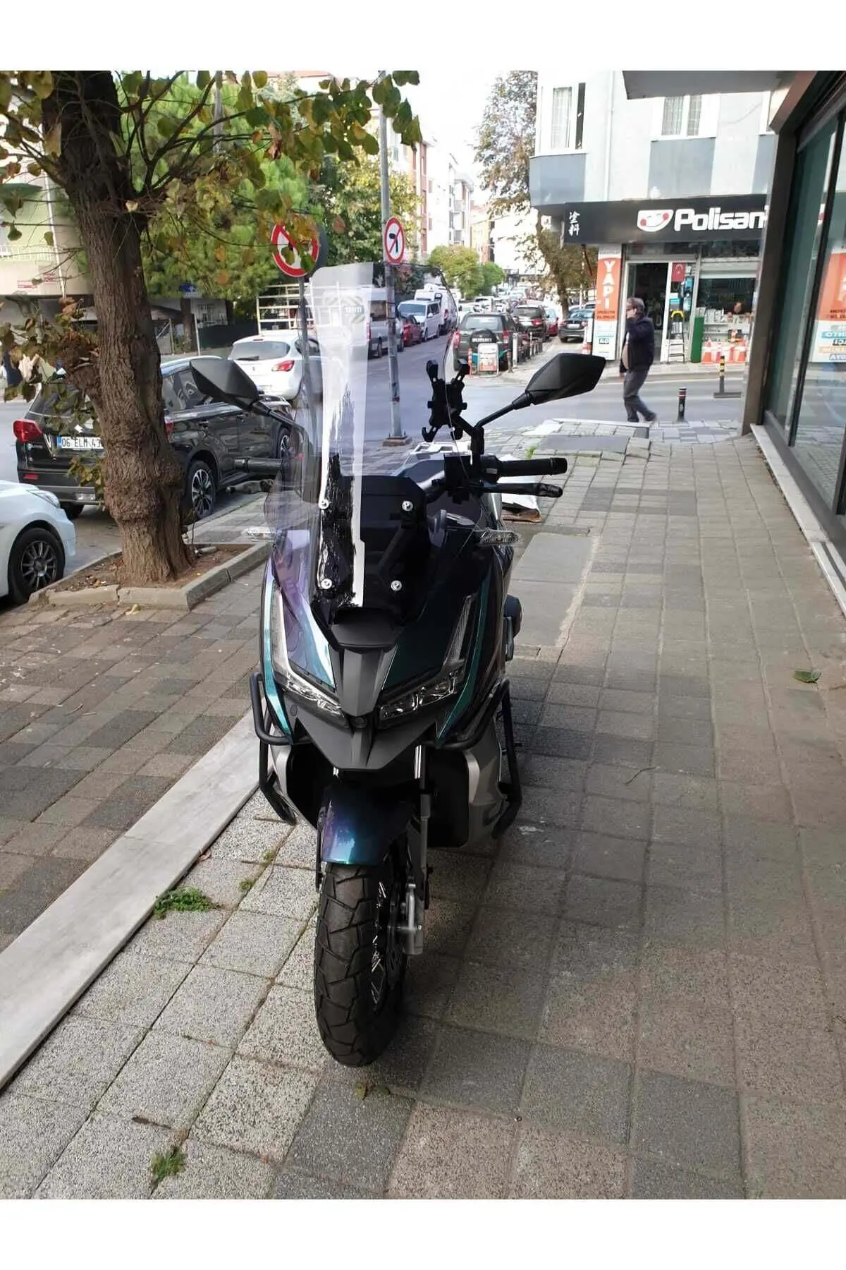 Barossa ADV 125 Ön Cam 2025-2026 Model 65cm Füme Renkli 4mm ORTA BOYLU