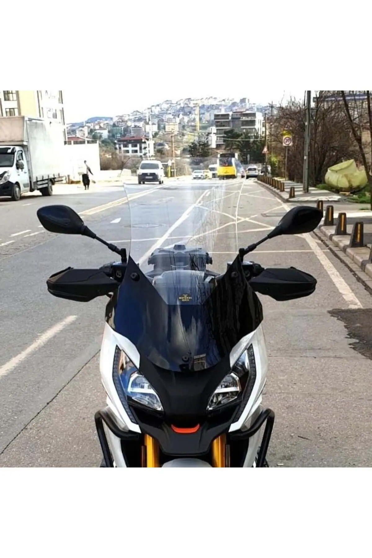 Peugeot XP 400 Ön Cam 2023-2026 Model 61cm Şeffaf Renkli 4mm ORTA BOYLU