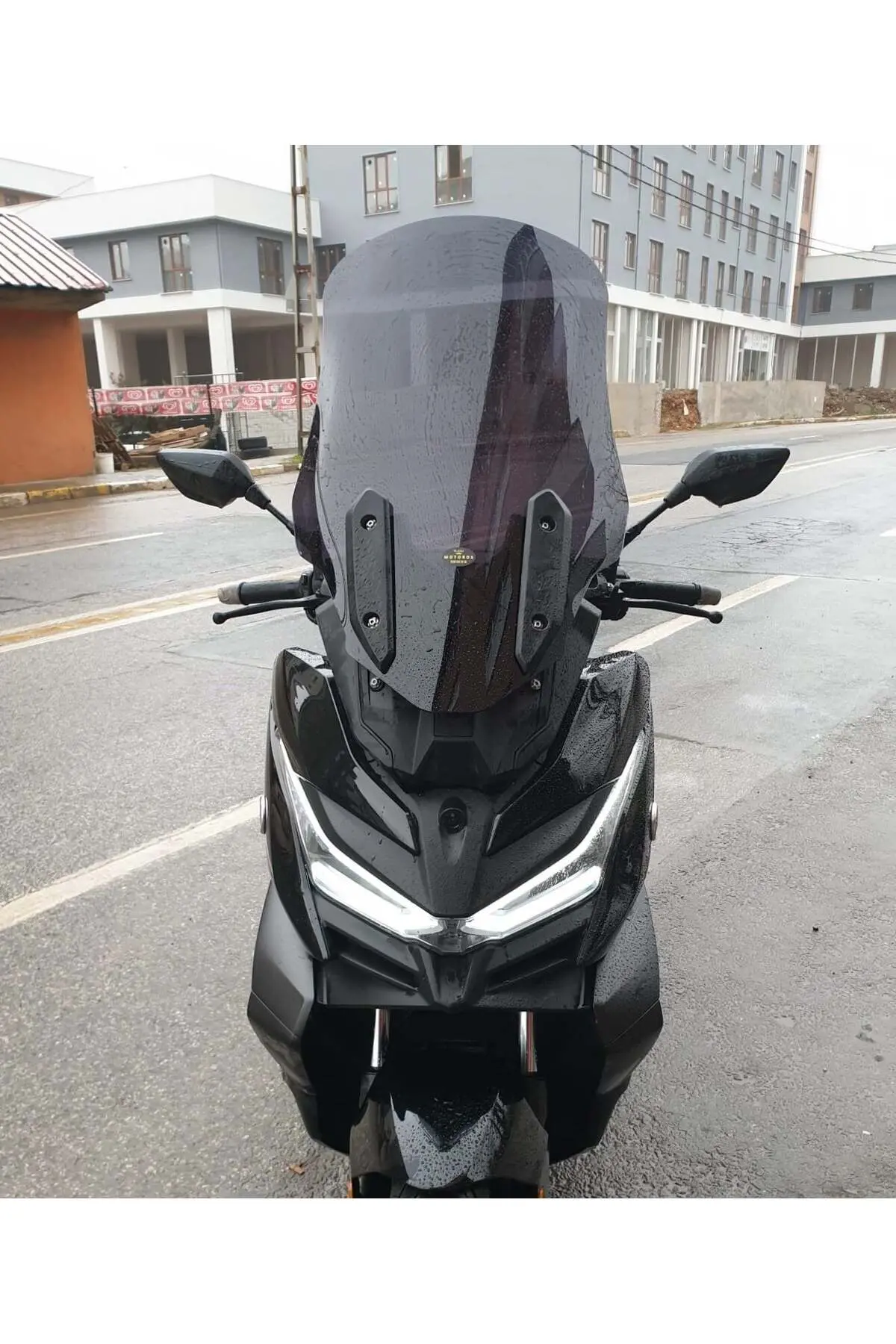Voge SR4 Ön Cam 2022-2026 Model 70cm Siyah Renkli 4mm UZUN