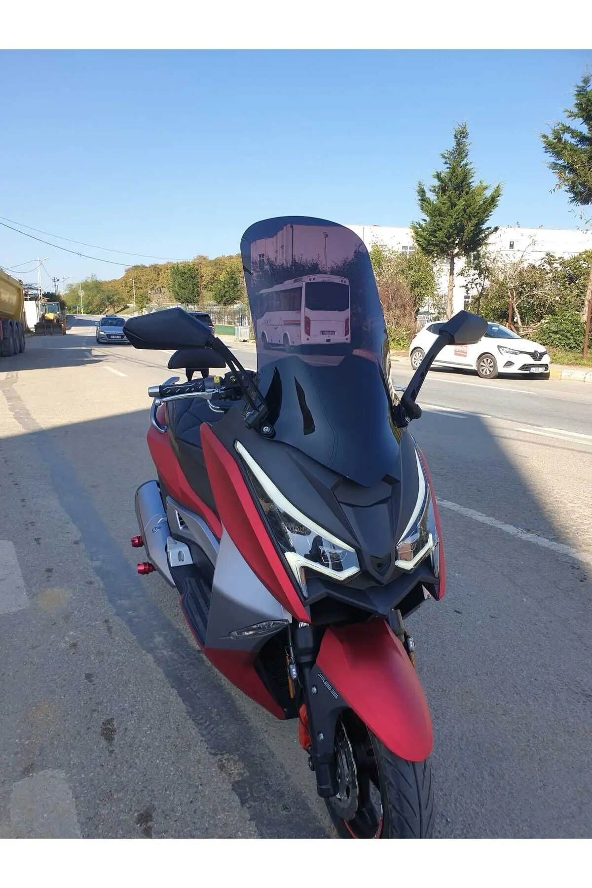 Ariic Chief 318 Ön Cam 2023-2026 Model 75cm Siyah Renkli 4mm UZUN