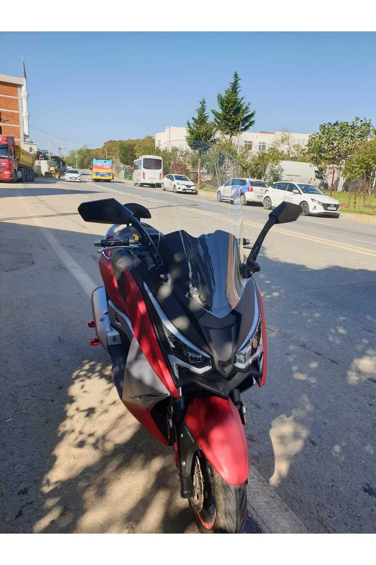Ariic Chief 318 Ön Cam 2023-2026 Model 75cm Şeffaf Renkli 4mm UZUN