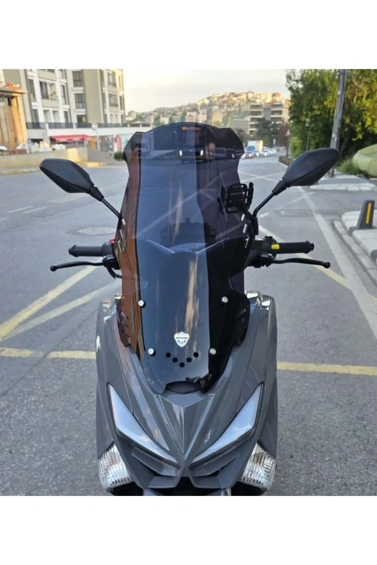 Volta Revolt RSX4 Ön Cam 2022-2026 Model 65cm Siyah Renkli 4mm ORTA BOYLU