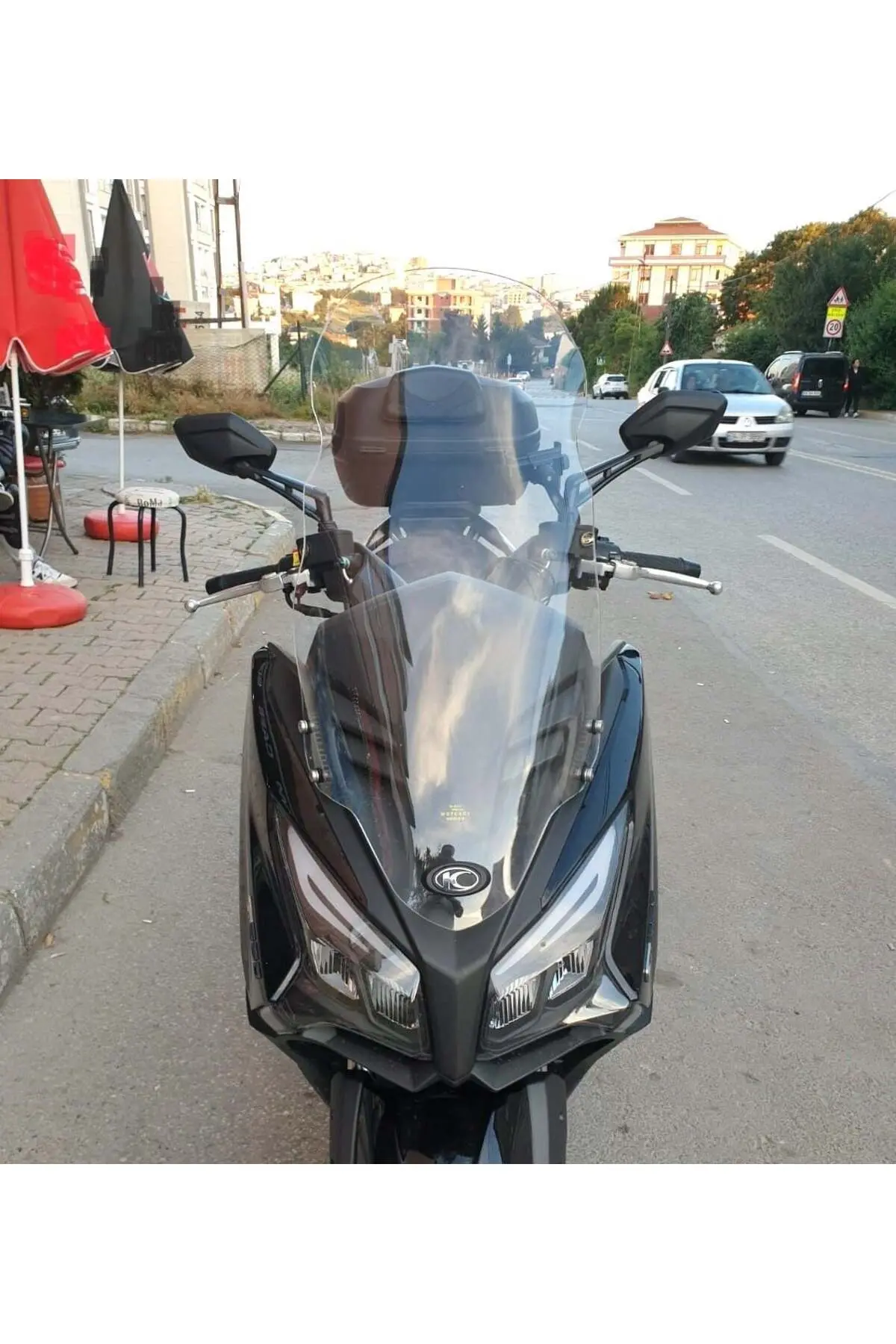 Kymco Xtown CT 250 Ön Cam 2020-2026 Model 83cm Şeffaf Renkli 4mm UZUN