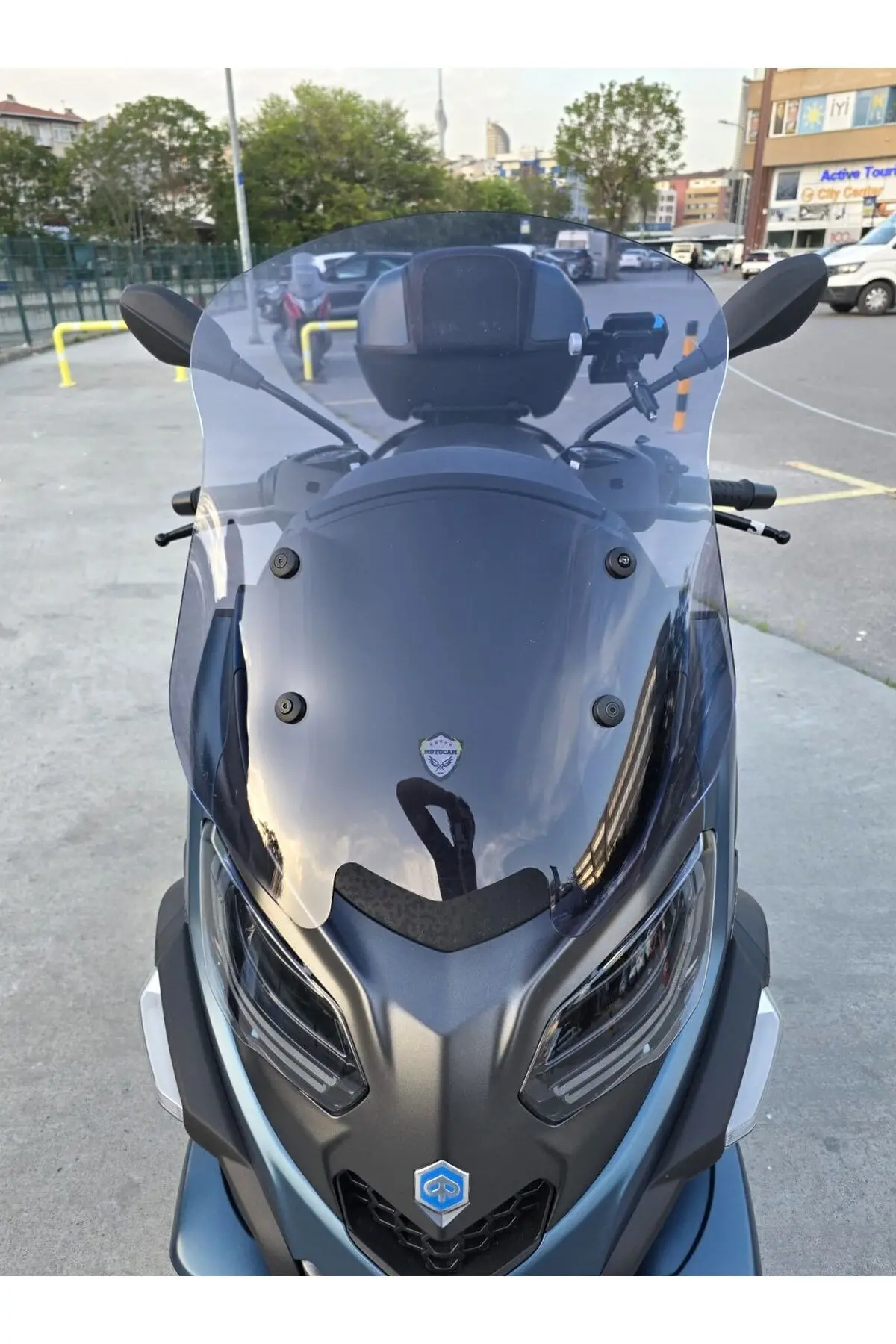 Piaggio MP3 530 Ön Cam 2023-2026 Model 60cm Füme Renkli 4mm ORTA BOYLU