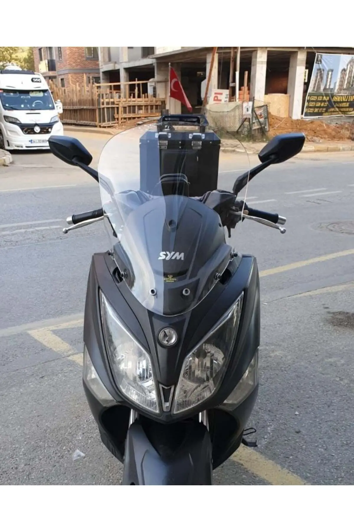 SYM Joymax 250 İ Ön Cam 2013-2016 Model 54cm Şeffaf Renkli 4mm SPORTİF