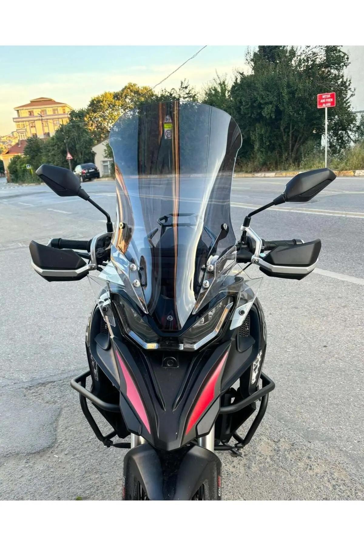 RKS SRT 900 SX Ön Cam 2023-2026 Model 61cm Füme Renkli 4mm