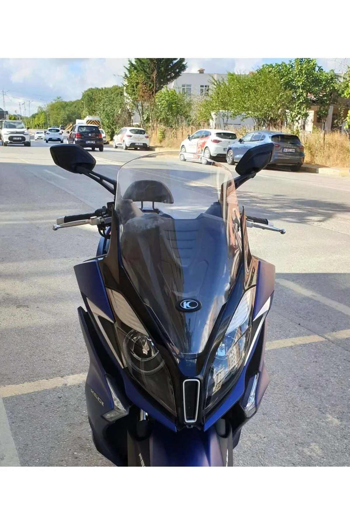 Kymco Downtown 250i Ön Cam 2016-2026-2026 Model 61cm Şeffaf Renkli 4mm ORİJİNAL BOYLU