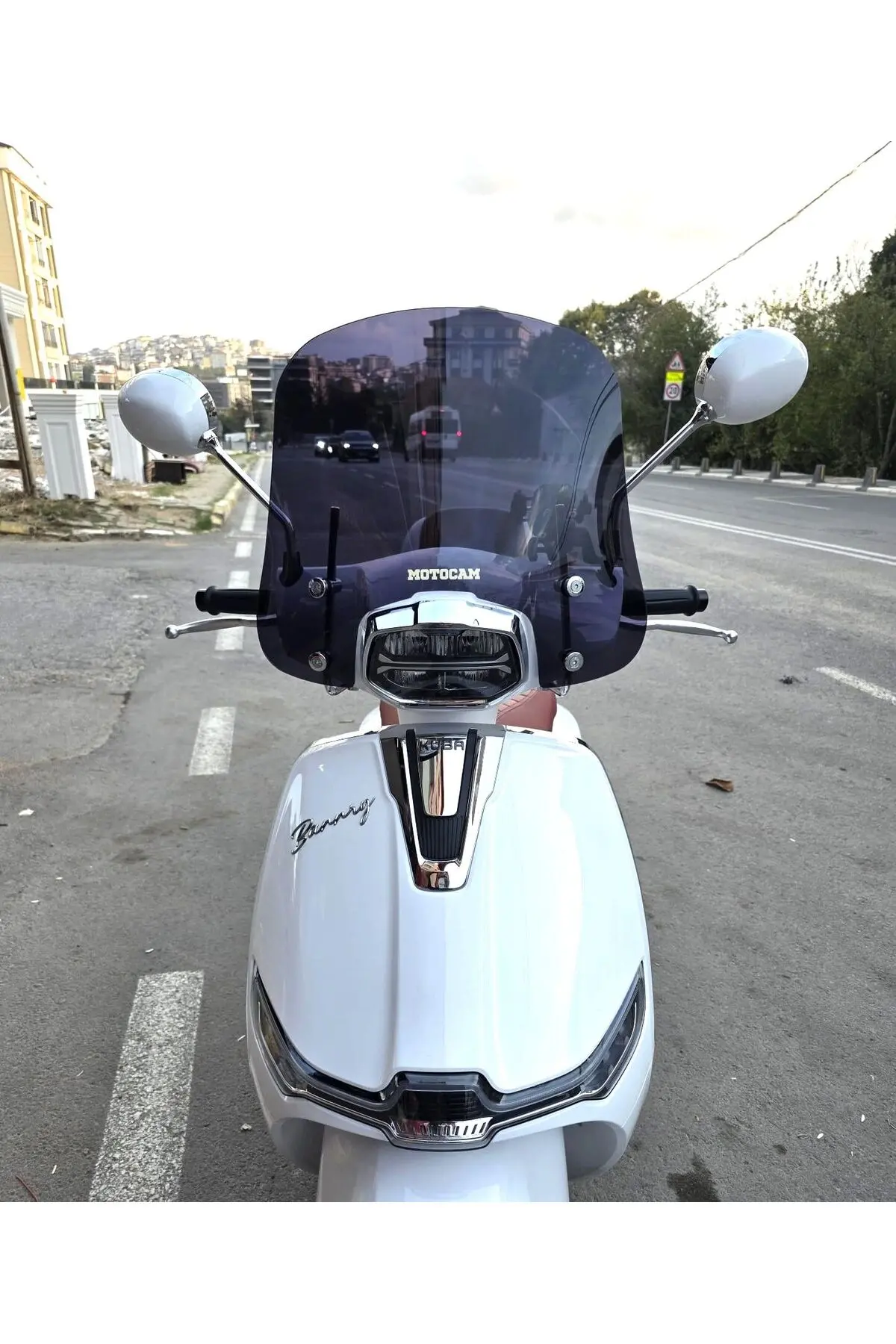 Küba Bannry Ön Cam 2024-2026 Model 43cm Siyah Renkli 4mm APARATSIZ