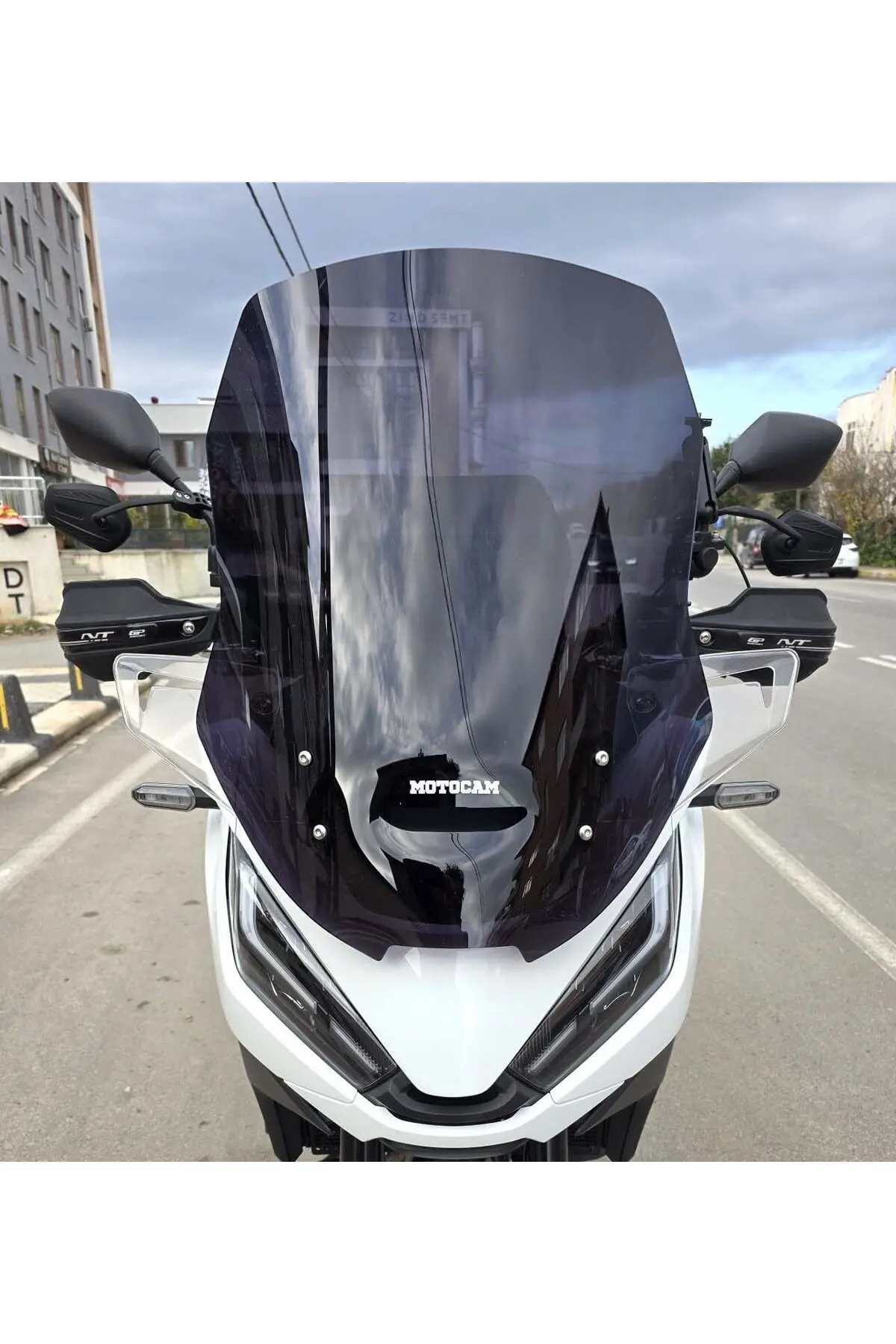 Honda NT 1100 Ön Cam 2021-2024 Model 59cm Siyah Renkli 4mm YOKTUR