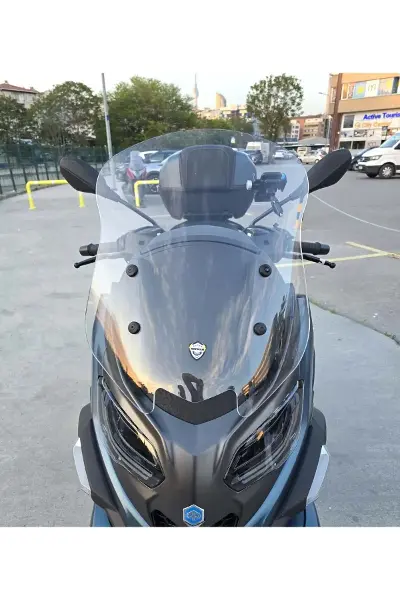 Piaggio MP3 530 Ön Cam 2023-2026 Model 60cm Şeffaf Renkli 4mm ORTA BOYLU