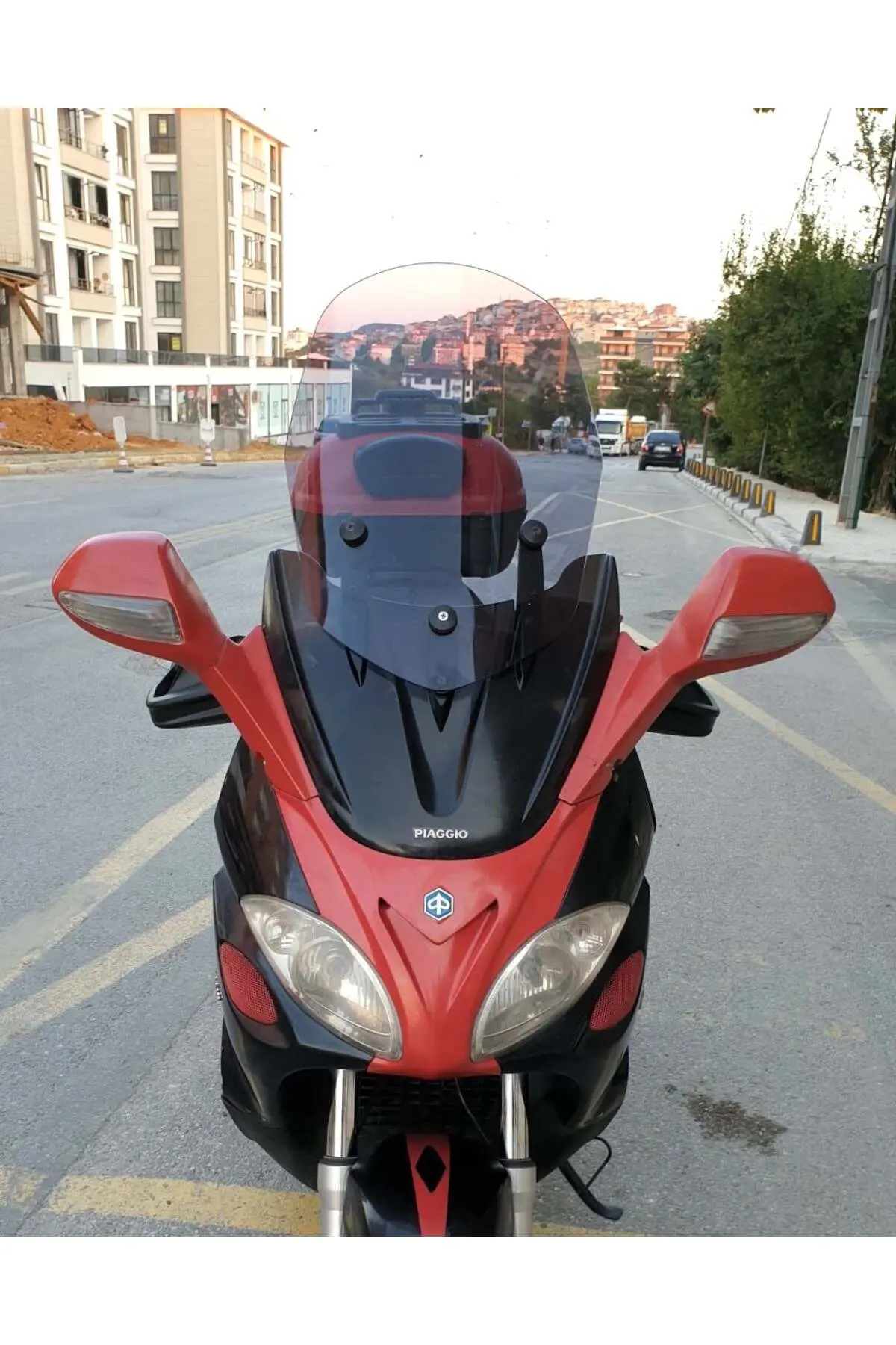 Piaggio X9 500 Ön Cam 2004-2006 Model 49cm Füme Renkli 4mm
