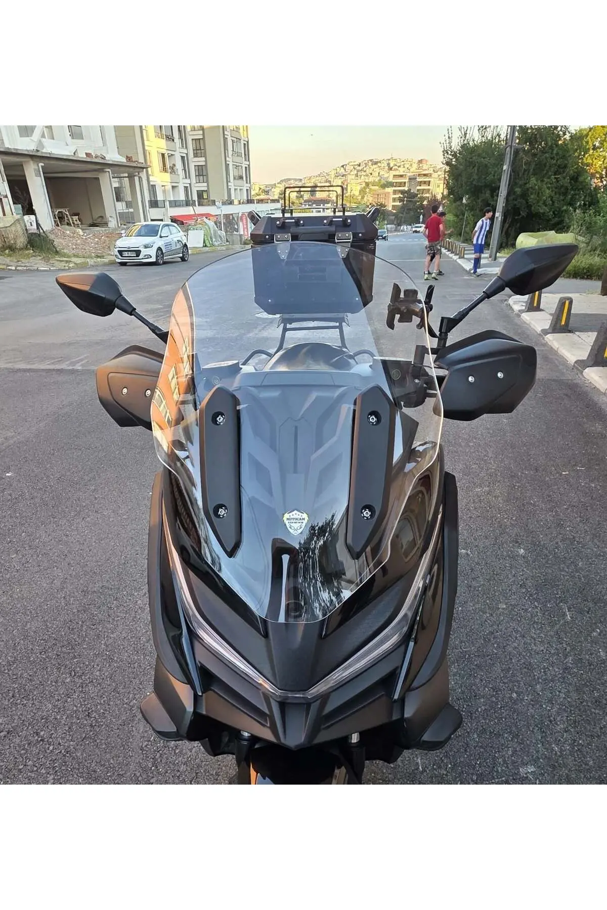 Voge SR4 Ön Cam 2022-2026 Model 54cm Şeffaf Renkli 4mm ORİJİNAL BOYLU