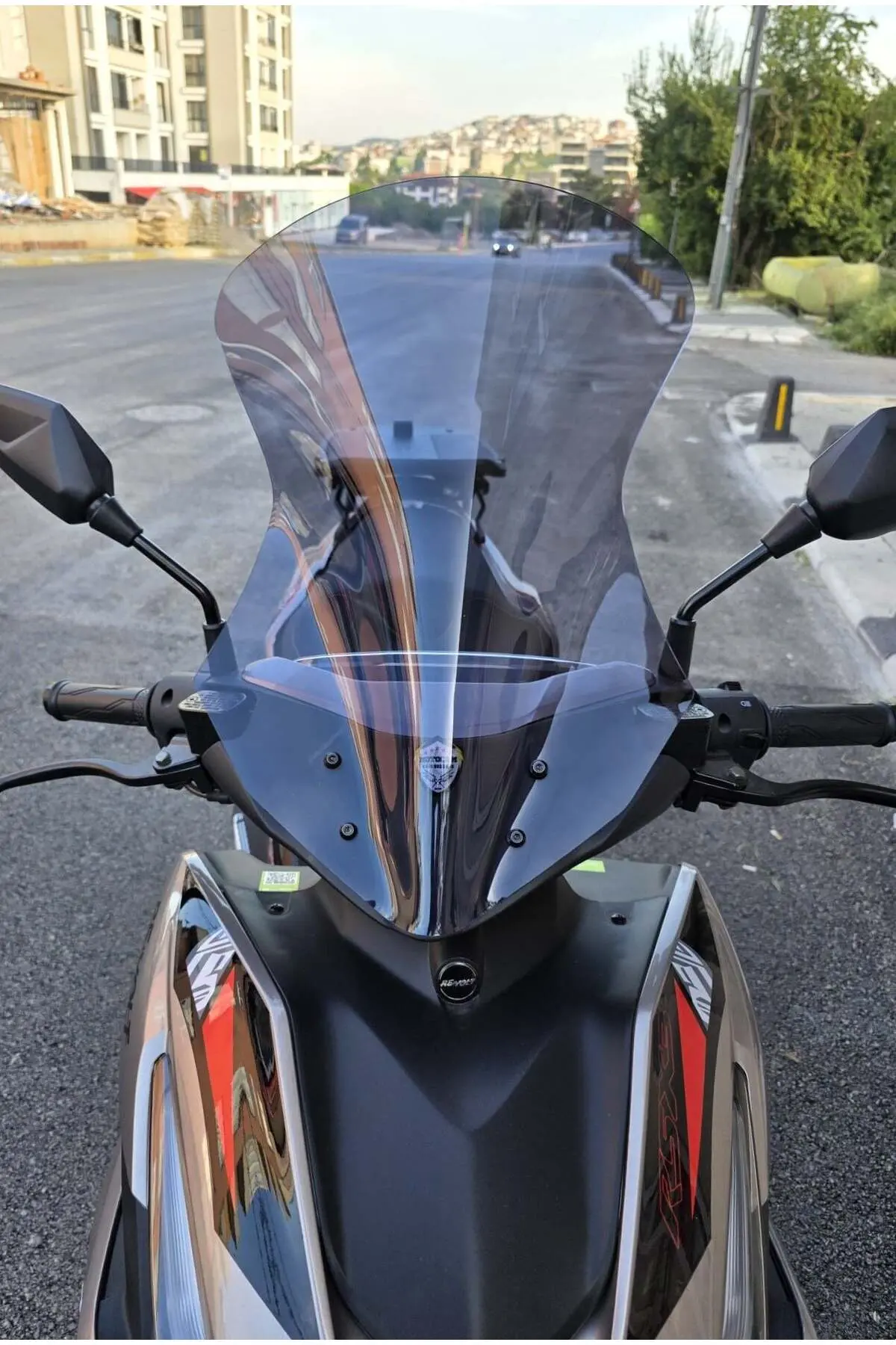 Volta Revolt RSX3 Ön Cam 2022-2026 Model 54cm Füme Renkli SPORTİF