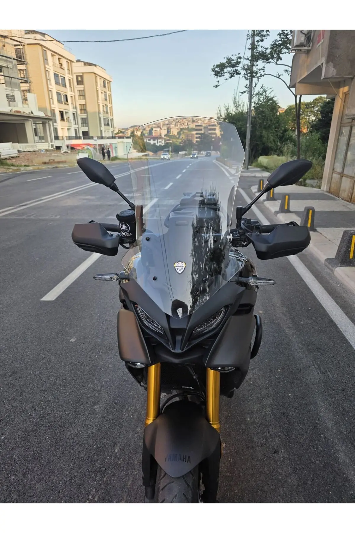Yamaha Tracer 900 Ön Cam 2023-2026 Model 61cm Şeffaf Renkli 4mm Uzun
