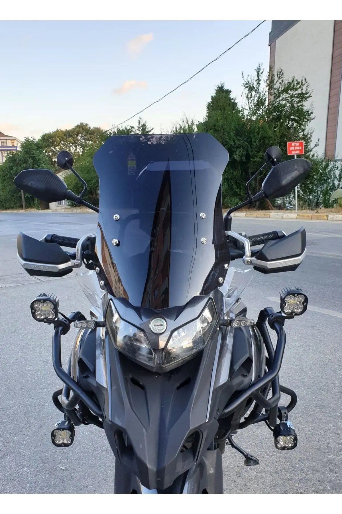 Benelli TRK 502 Ön Cam 2017-2026 Model 54cm Siyah Renkli 4mm