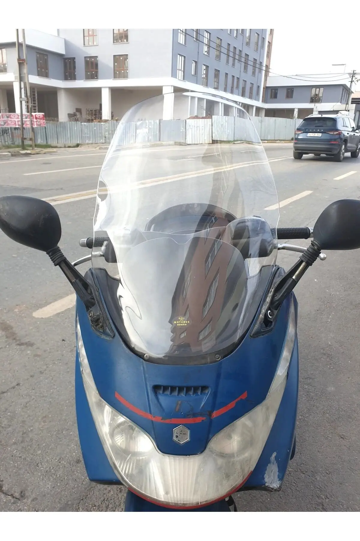 Piaggio X8 200 Ön Cam 2004-2006 Model 70cm Şeffaf Renkli 4mm