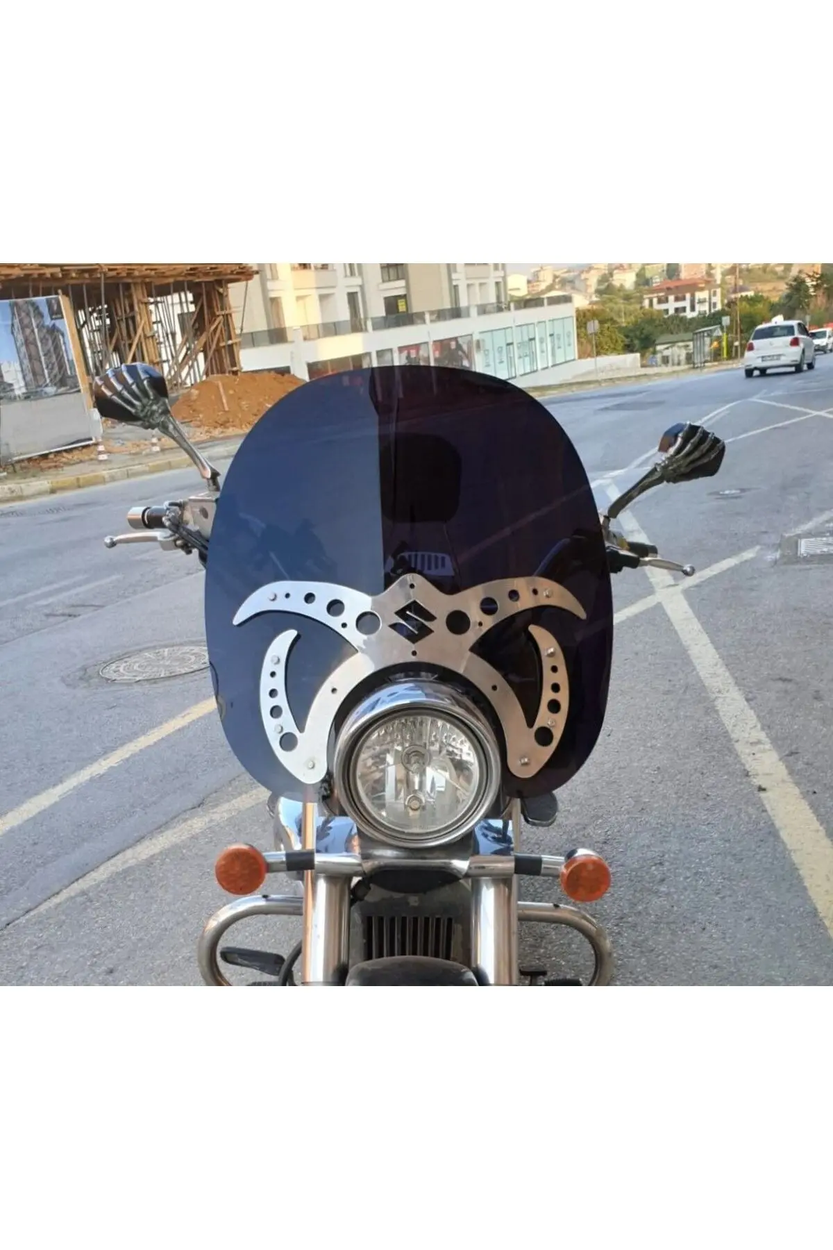 Suzuki C 800 Ön Cam 2004-2016 Model 61cm Siyah Renkli 4mm APARATSIZDIR