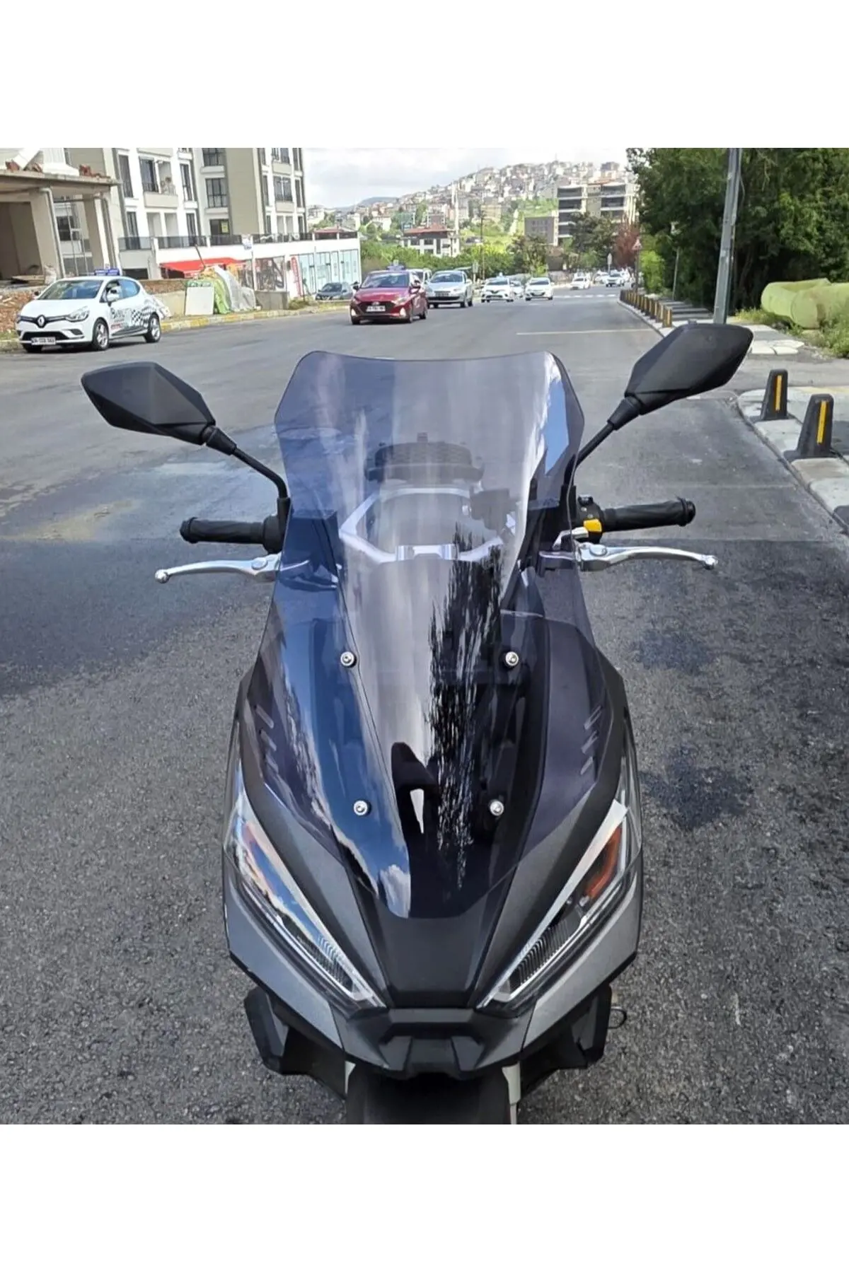 Kanuni Seha 125 Ön Cam 2022-2026 Model 55cm Füme Renkli 4mm KISA