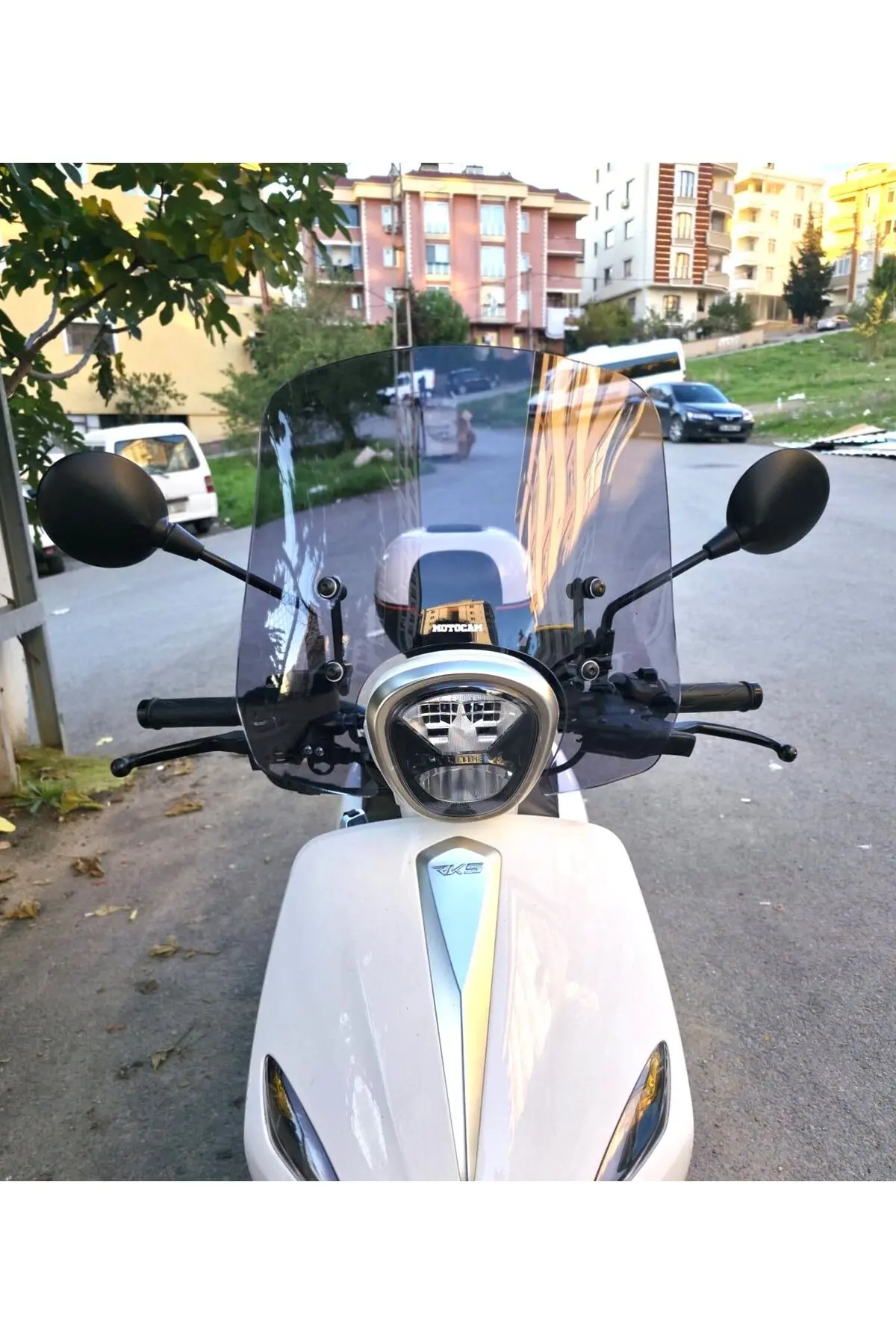 Rks Neon 125 Ön Cam 2023-2026 Model 44cm Füme Renkli 4mm APARATSIZ