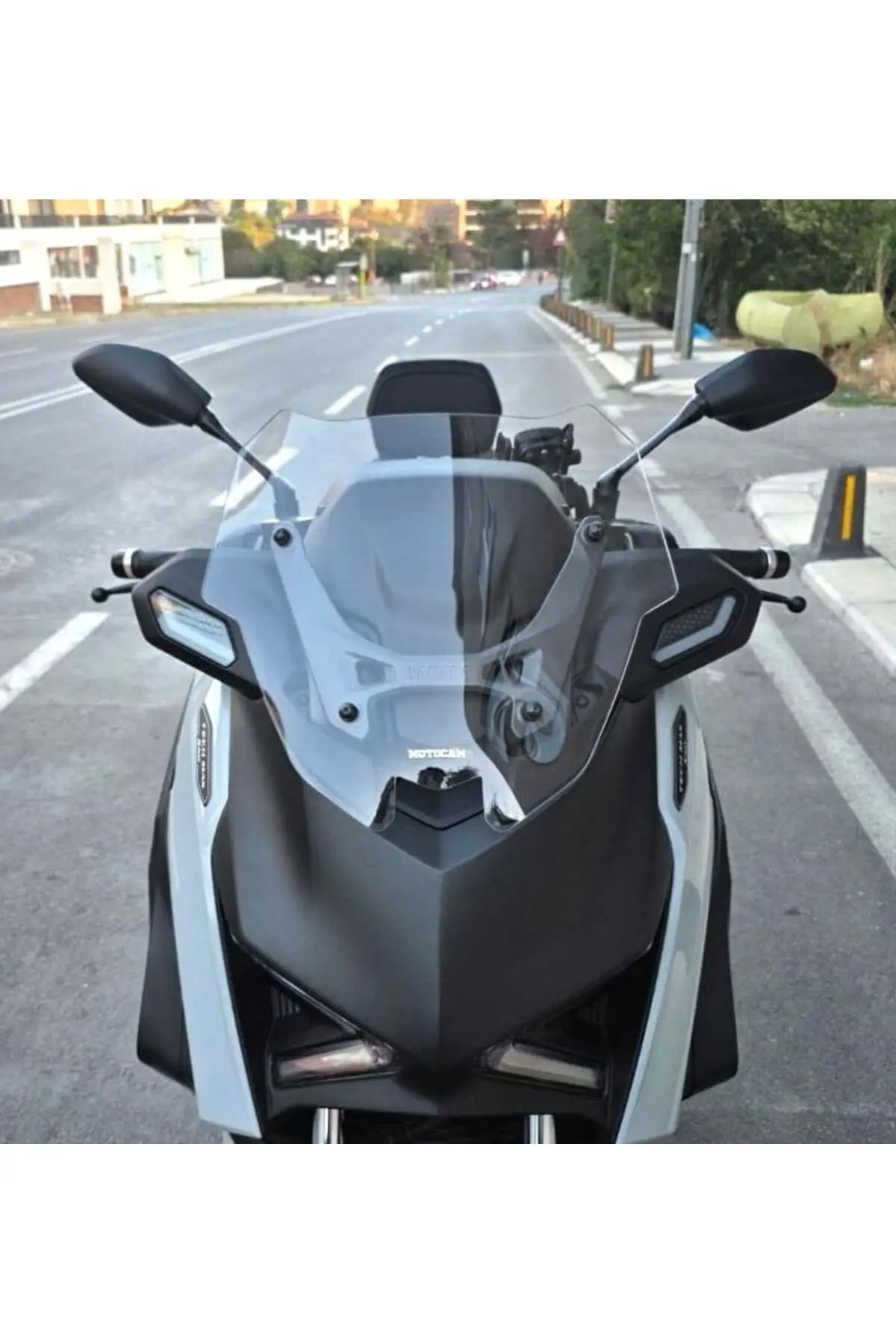Yamaha Xmax Techmax Ön Cam 2025-2026 Model 39cm Şeffaf Renkli 4mm Asansörlü
