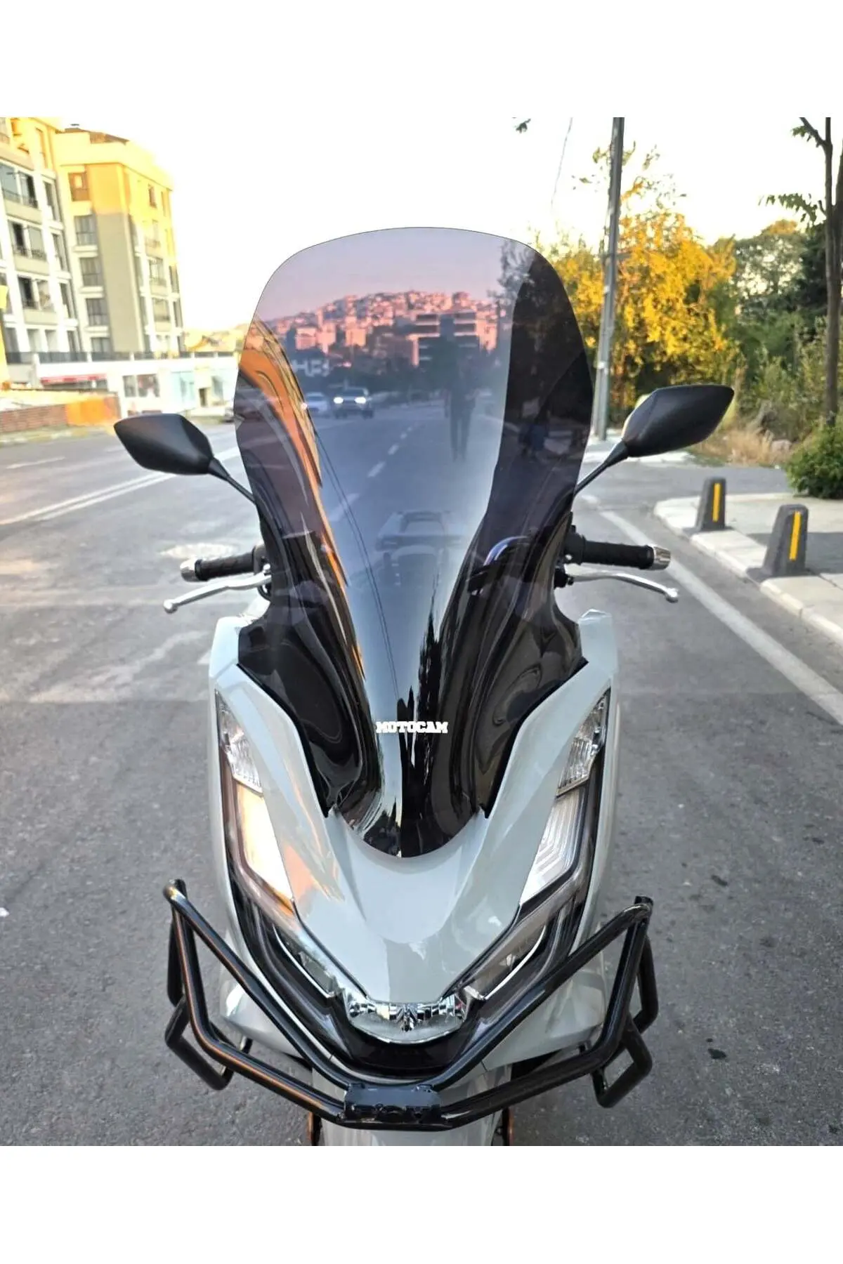 Honda PCX Ön Cam 2021-2024 Model 65cm Siyah Renkli 4mm
