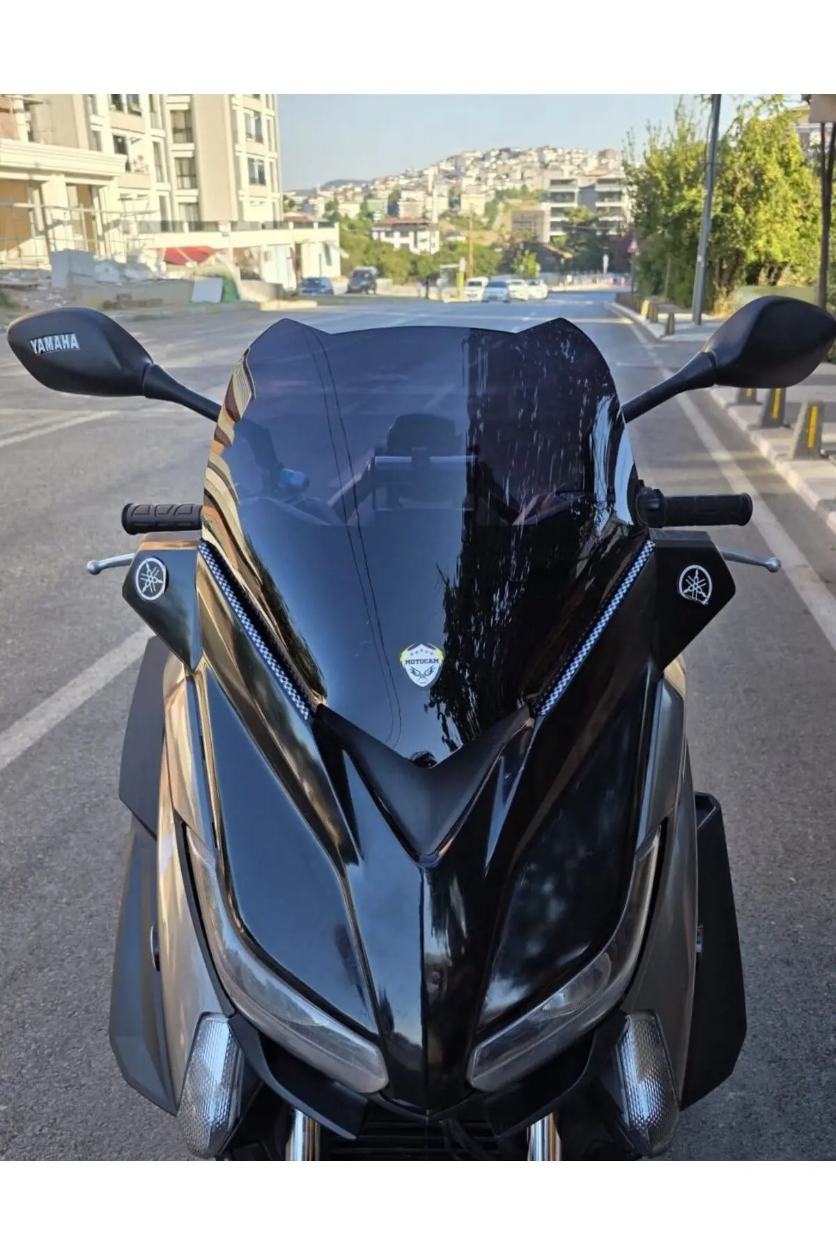 Yamaha Xmax Ön Cam 2014-2017 Model 36cm Siyah Renkli 4mm SPORTİF