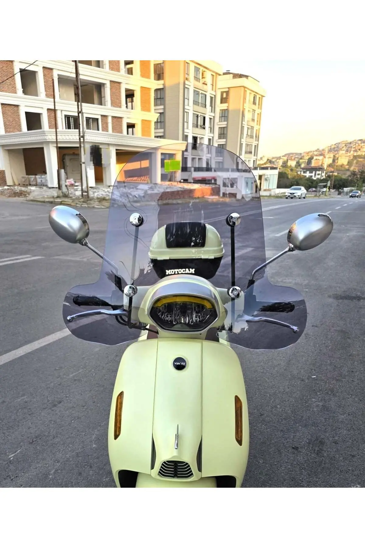 RKS LT 50 PRO Ön Cam 2023-2026 Model 51cm Füme Renkli 4mm Elcikli APARATSIZ