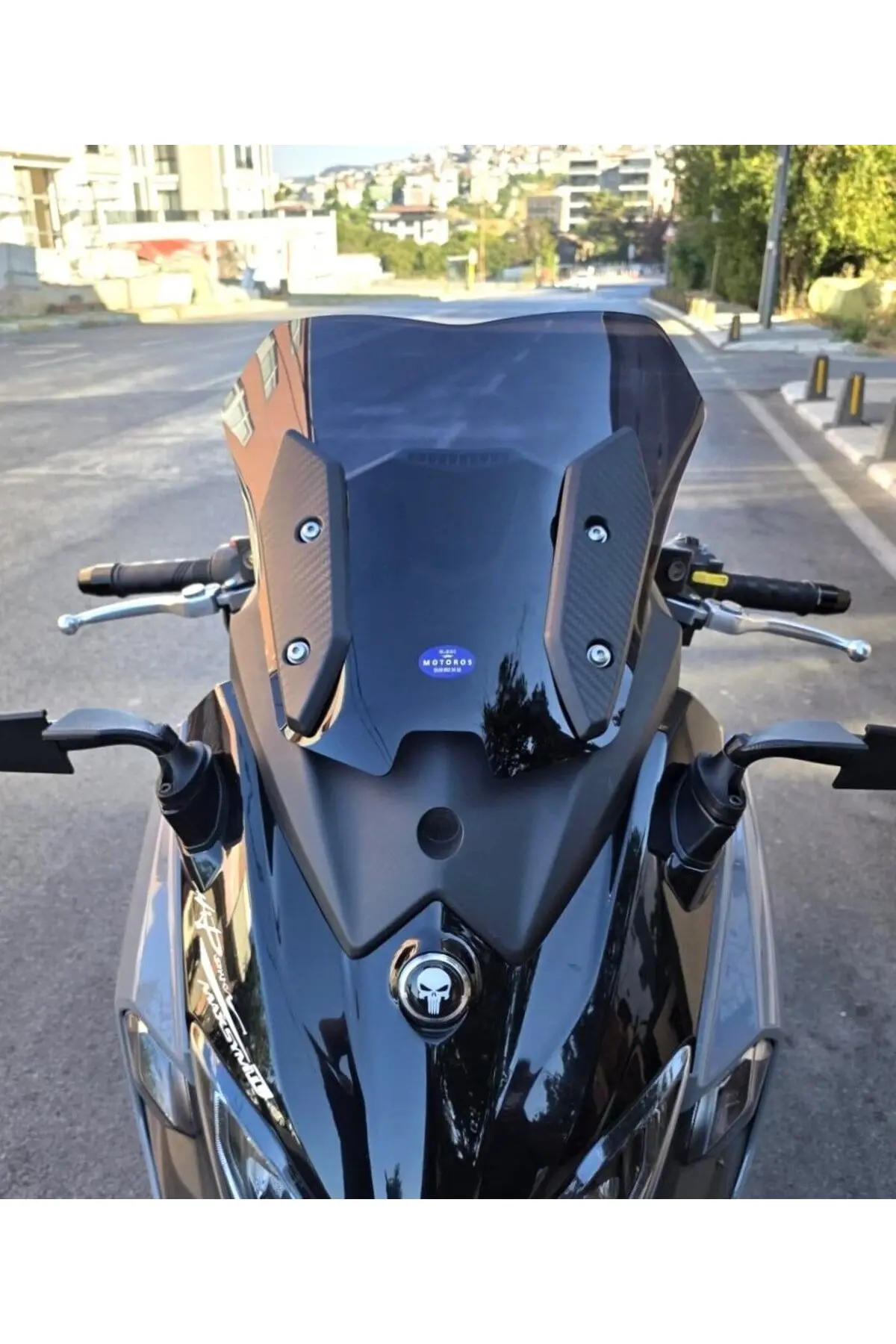 Sym Maxsym TL 508 Ön Cam 2022-2026 Model 41cm Siyah Renkli 4mm SPORTİF