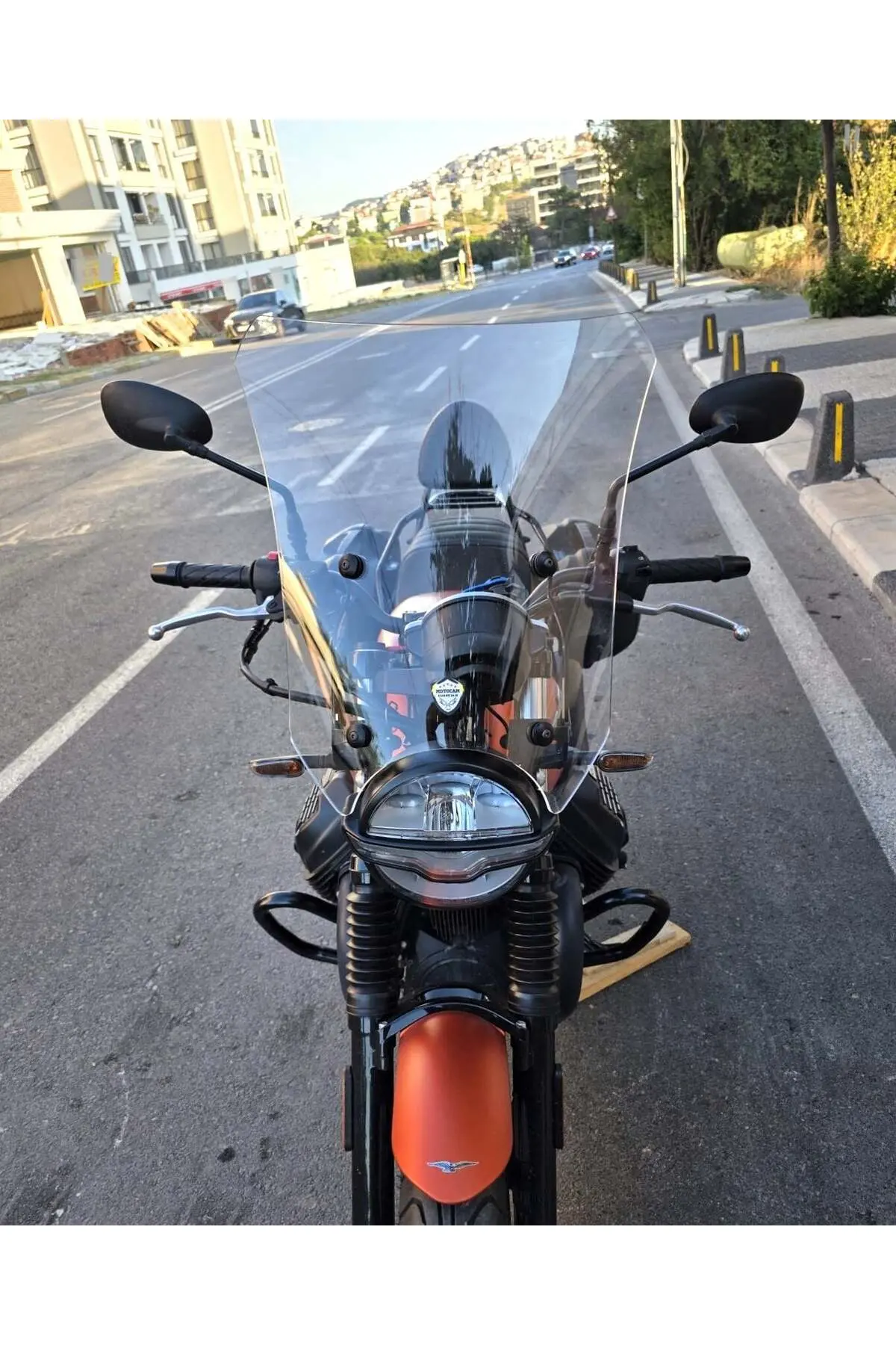 Moto Guzzi V7 Stone Ön Cam 2021-2023 Model 52cm Şeffaf Renkli 4mm APARATSIZ