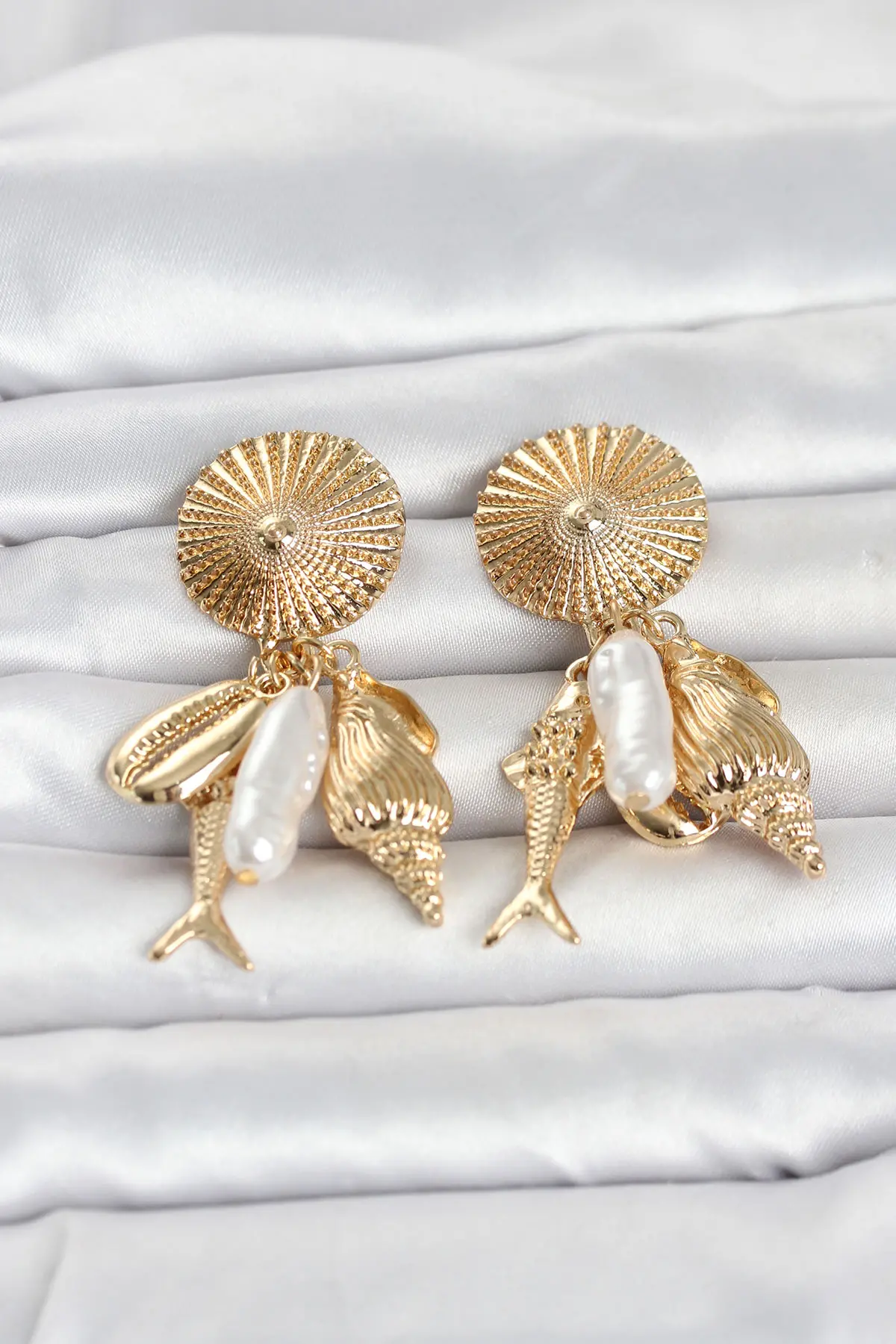 Gold Renk Deniz Temalı Vintage Kadın Küpe TJ-BKP11799