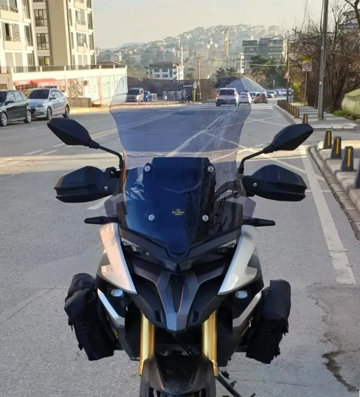 MOTOCAM Voge DS 625X Ön Cam 2023-2026 Model 65cm Füme Renkli 4mm SPORTİF MODEL
