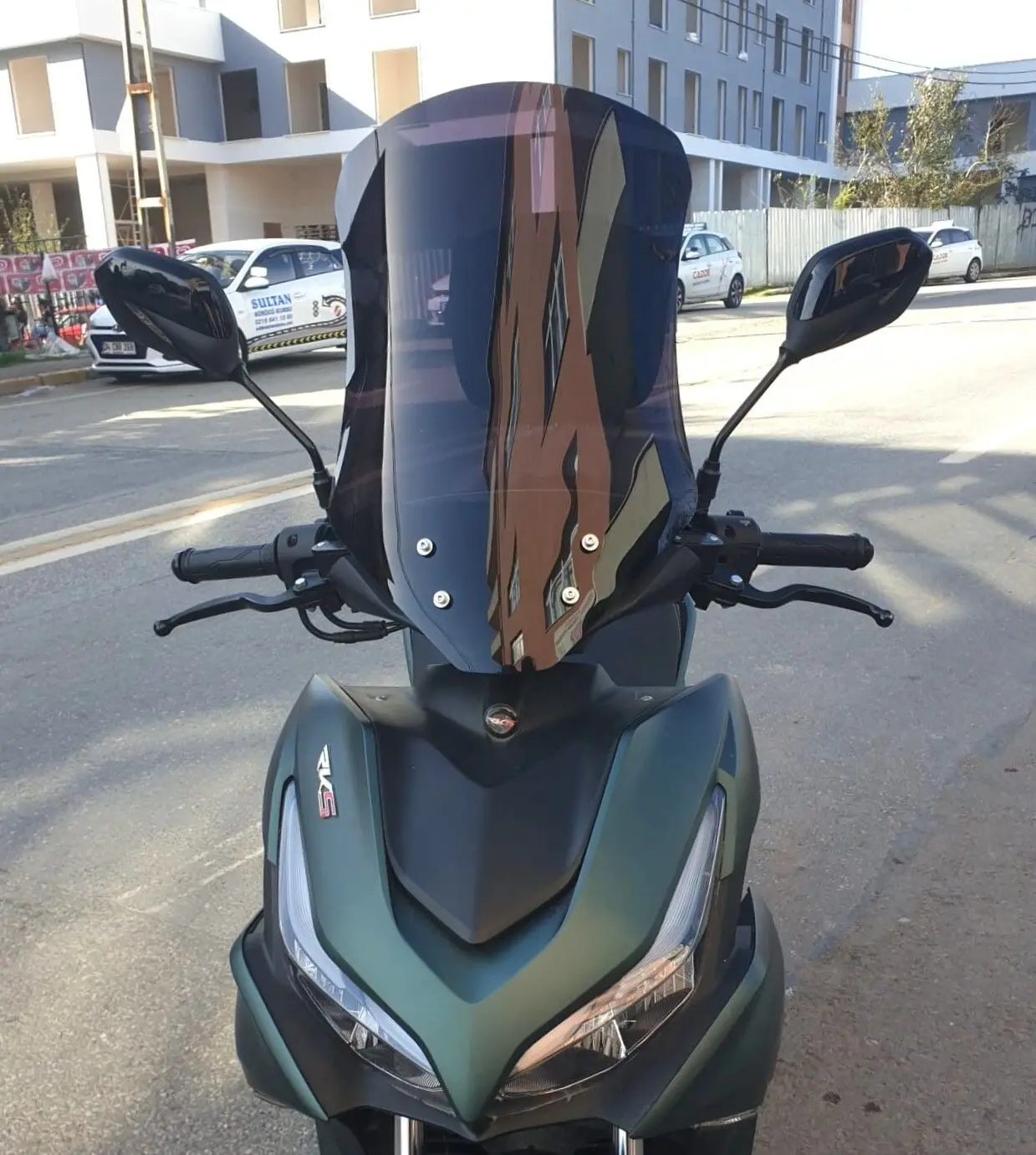 MOTOCAM Abush Benice A-150 Ön Cam 2023-2026 Model 54cm Siyah Renkli