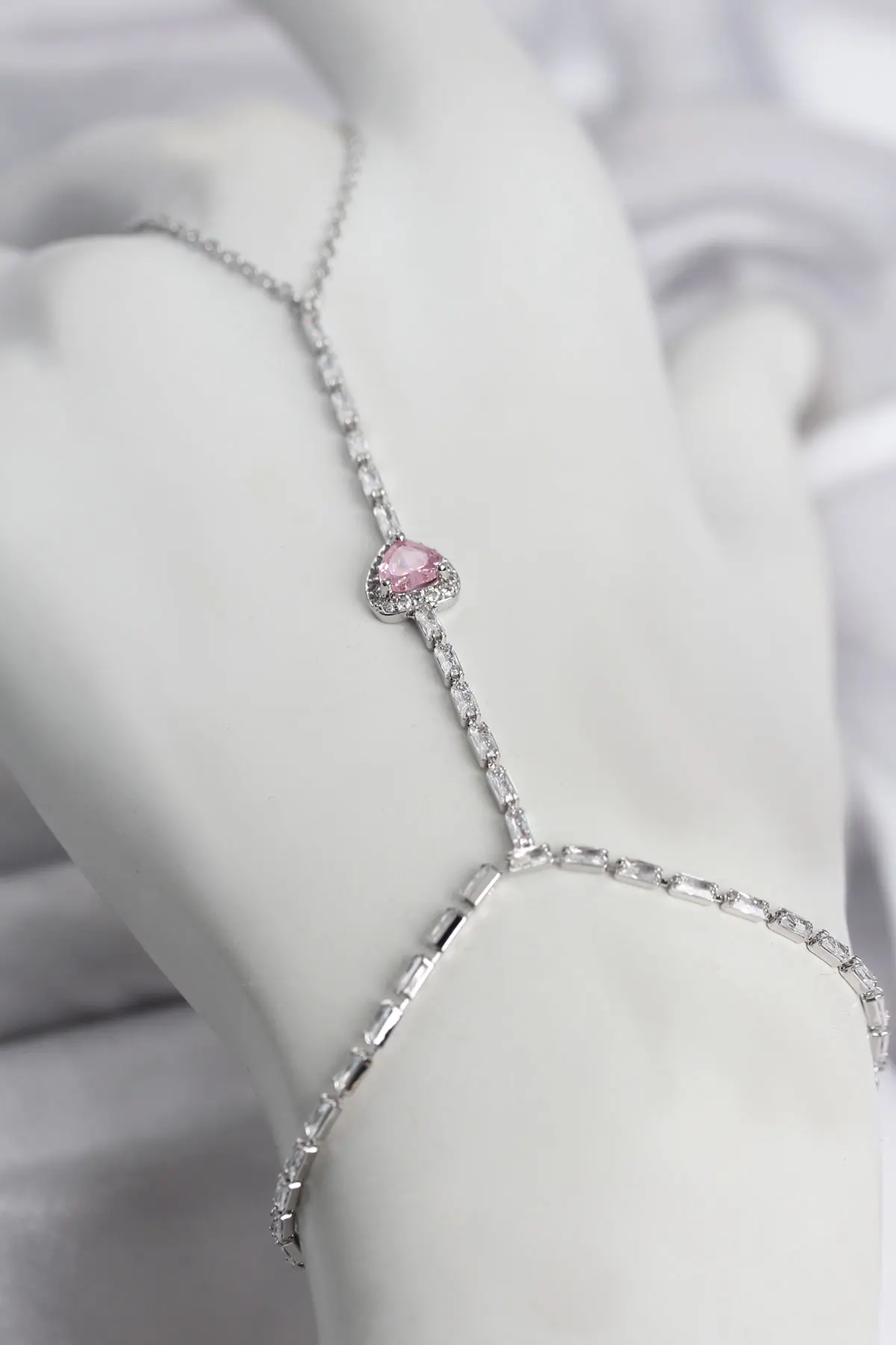 Gümüş Renk Pirinç Zirkon Taşlı Pembe Kalp Model Şahmeran TJ-SN772
