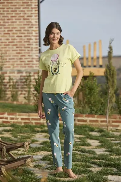 Desenli ve Baskılı “Yoga Sport” Pijama Takımı