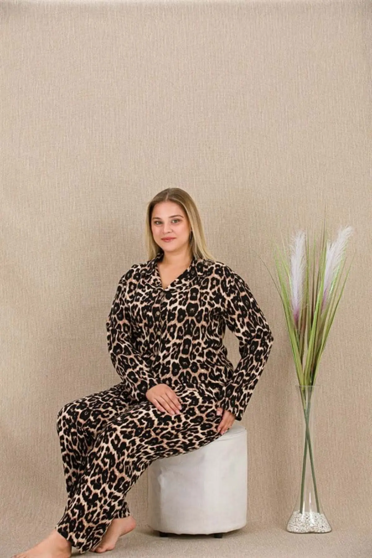 Büyük Beden Leopar Desenli Düğmeli Uzun Kol Viskon Pijama Takımı