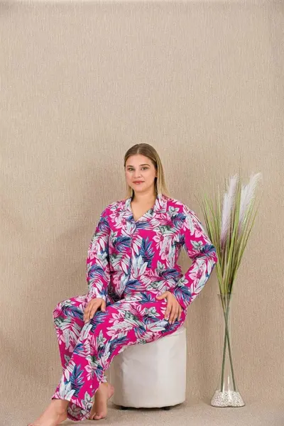 Büyük Beden Renkli Yaprak Desenli Düğmeli Uzun Kol Viskon Pijama Takımı