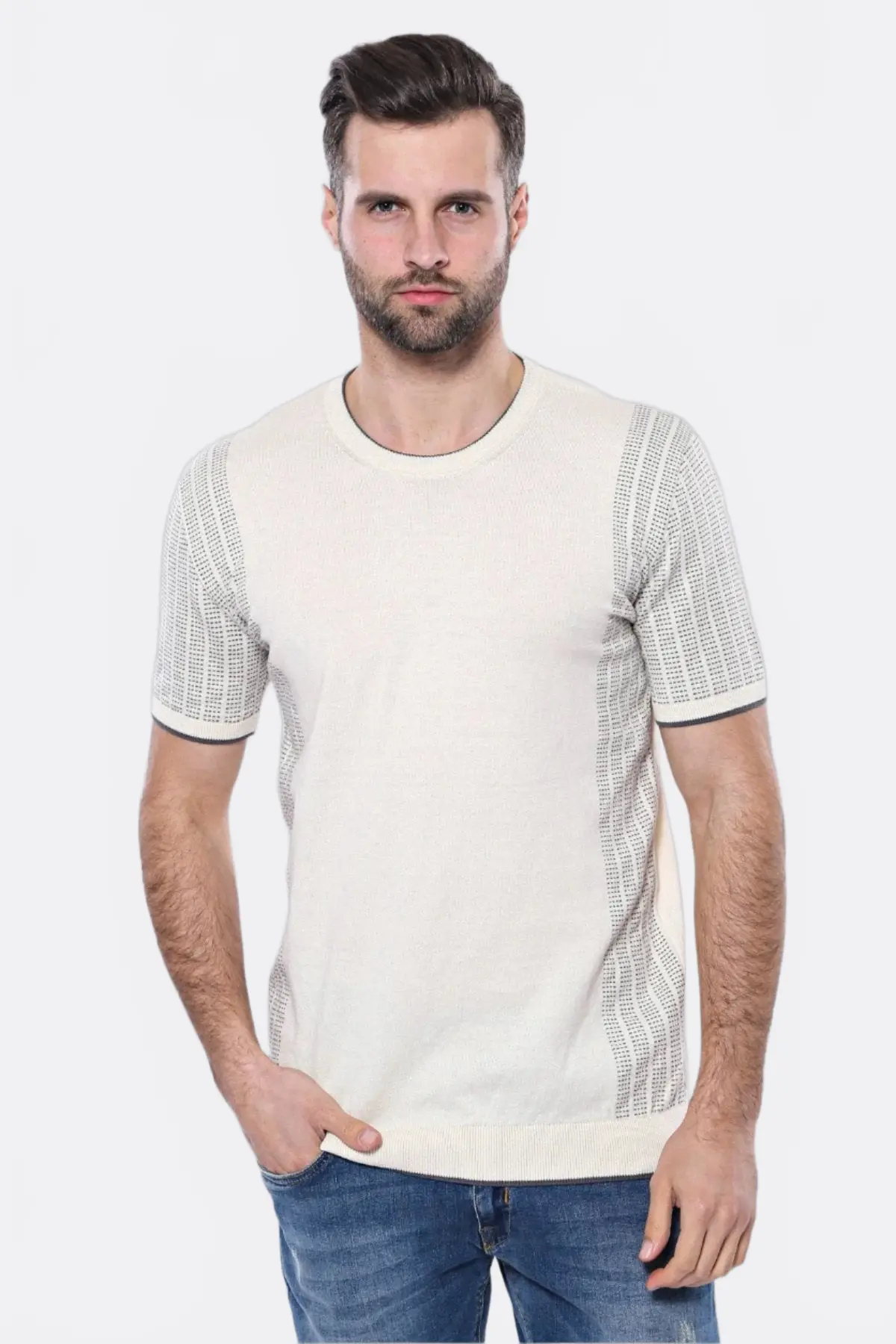 Bisiklet Yaka Kenarları Desenli Krem Örme T-shirt | Wessi