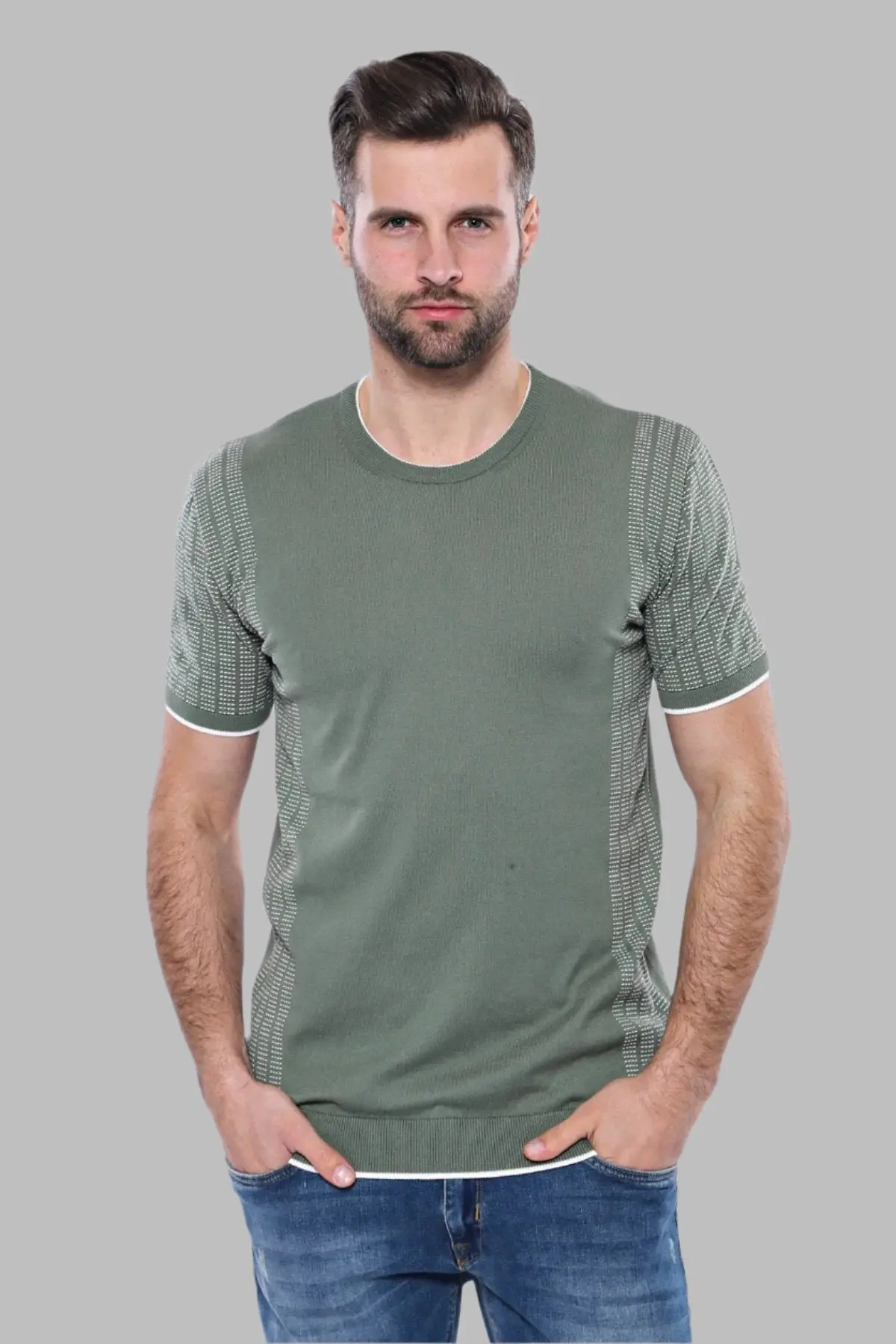 Bisiklet Yaka Kenarları Desenli Yeşil Örme T-shirt | Wessi