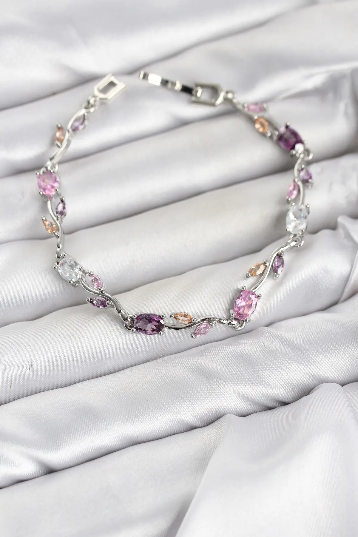 Pirinç Gümüş Renk Pembe ve Mor Zirkon Taşlı Çiçek Model Kadın Bileklik TJ-BB8586