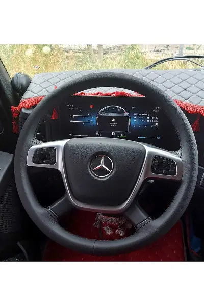 DİKİŞLİ DİREKSİYON KILIFI SİYAH DERİ/DİKİŞLİ MERCEDES ACTROS 1841 İÇİN fotoğraftaki direksiyonlar